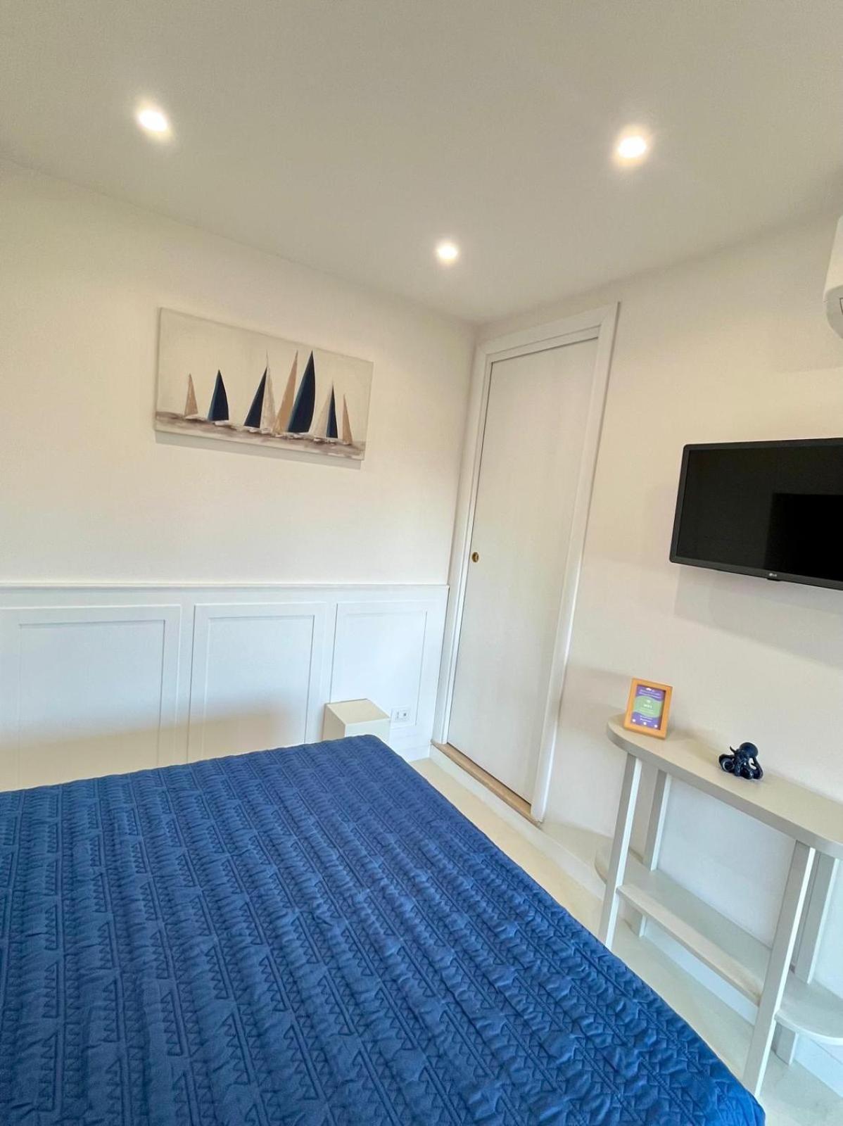 Single Room with Private Bathroom photo 1