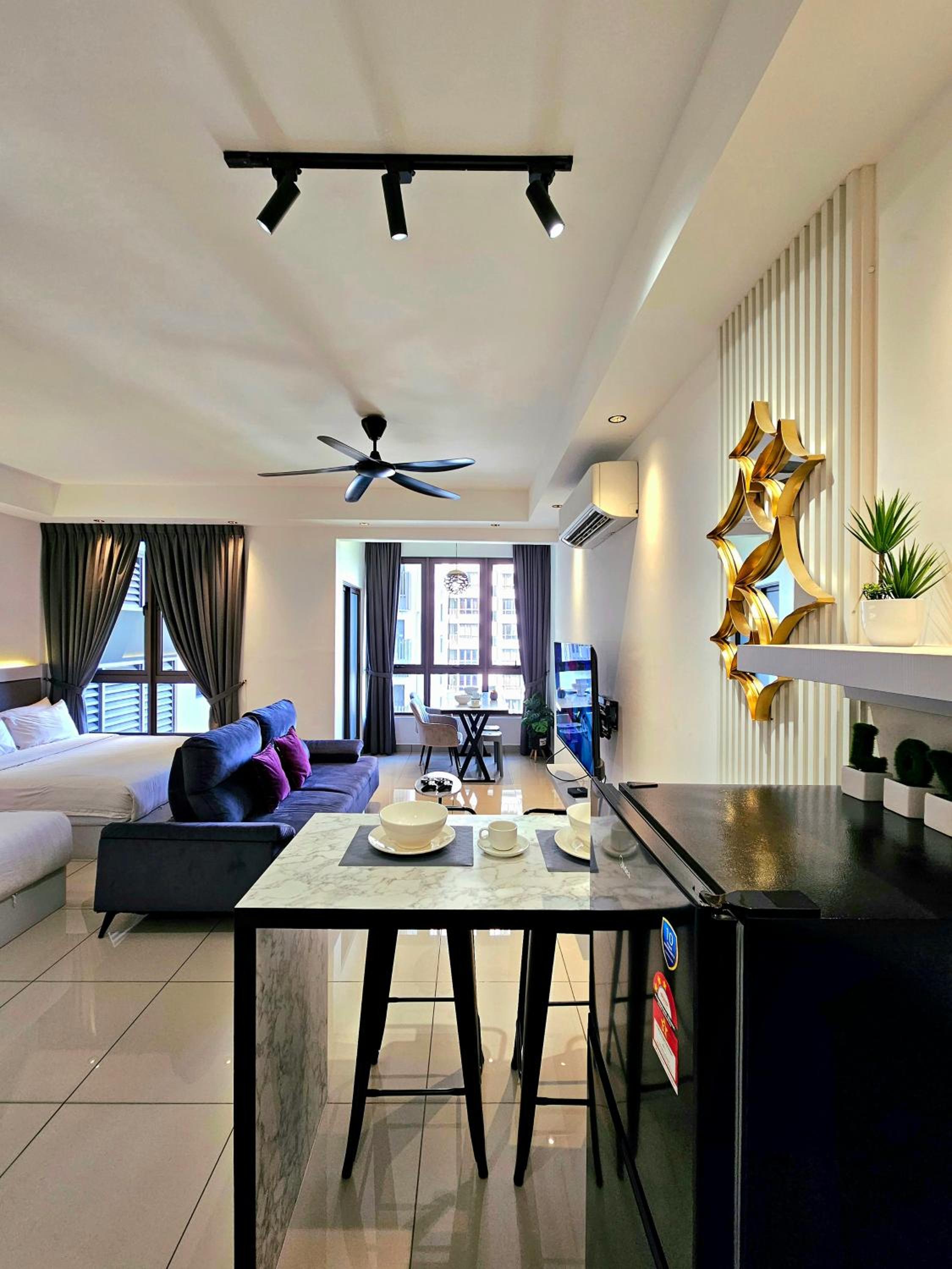 Cozy Studio for Small Families (Near Elevator and Pool & City View) photo 1