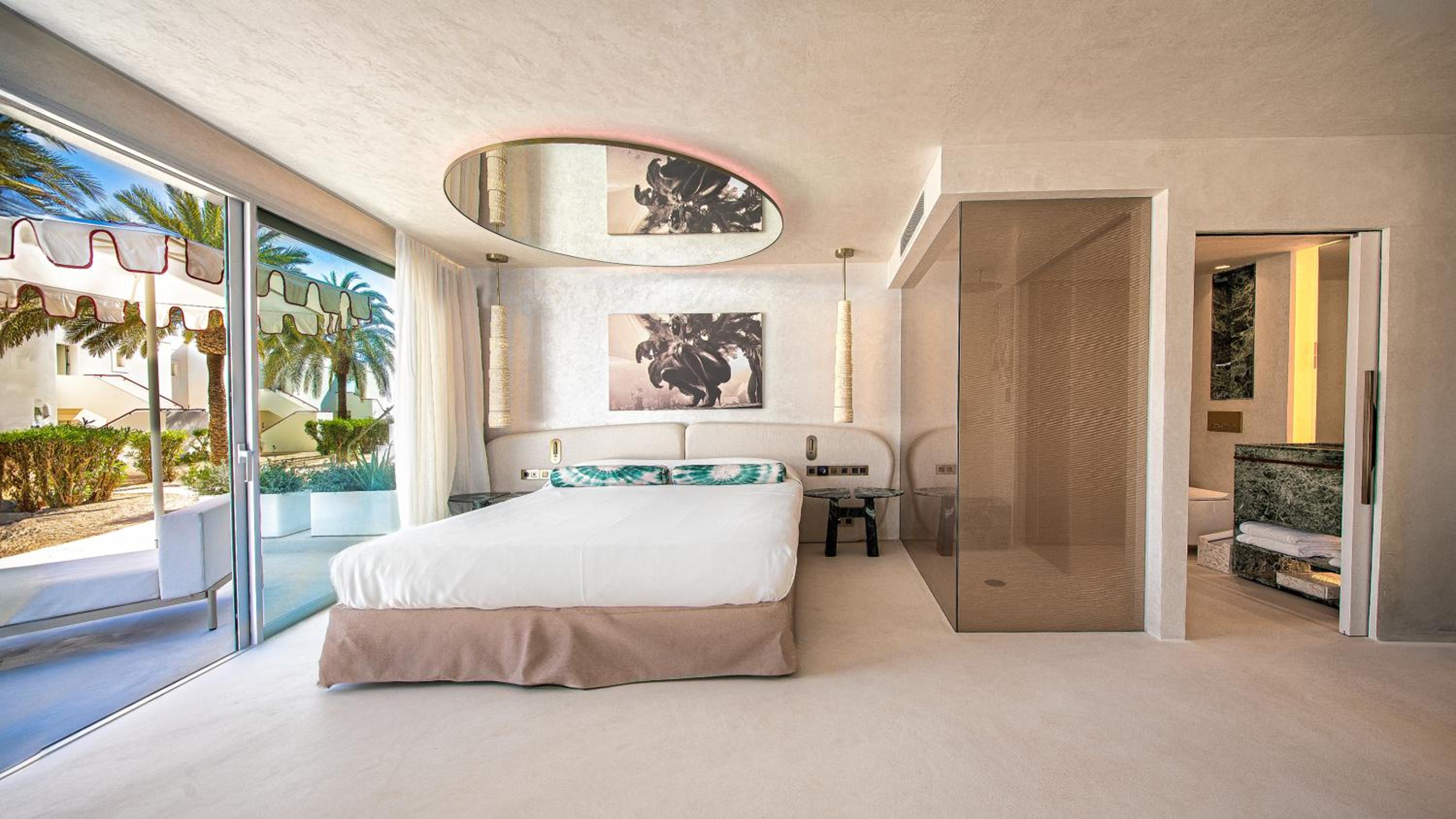 Junior Suite with Terrace- Entrance to Pacha Club Included photo 2