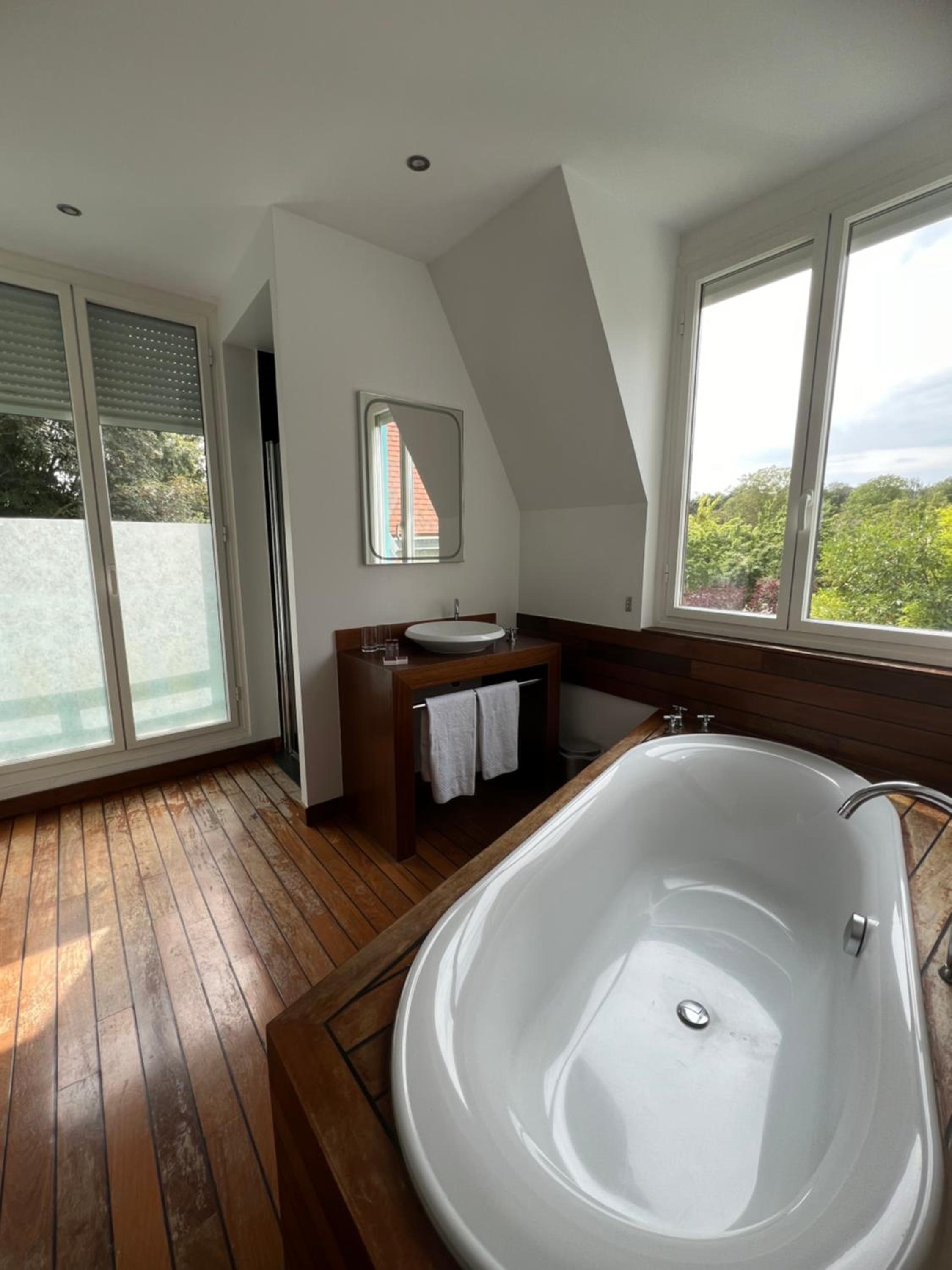 Suite with Lake View photo 3