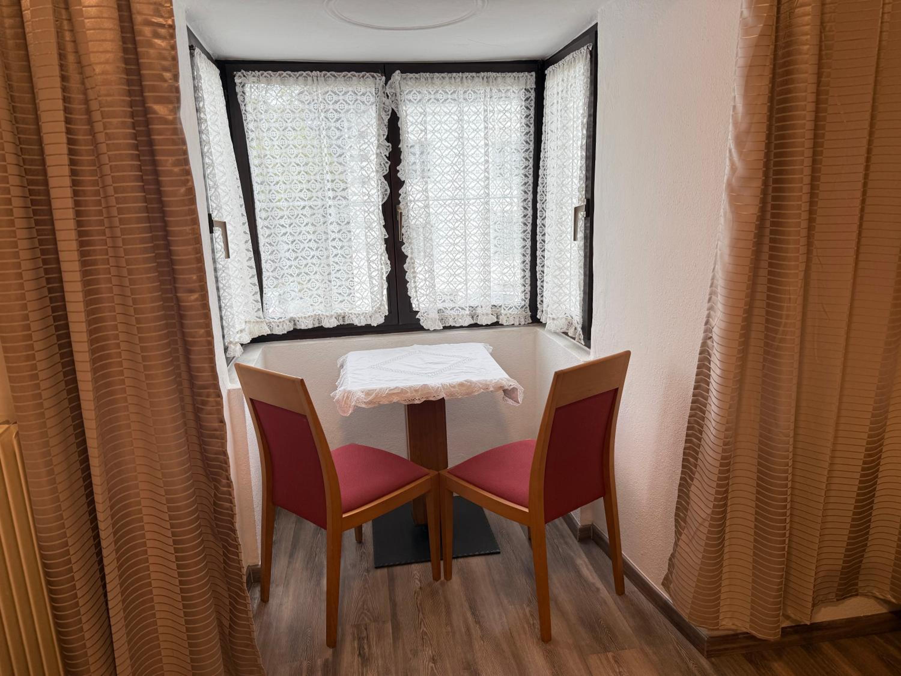 Economy Triple Room photo 1