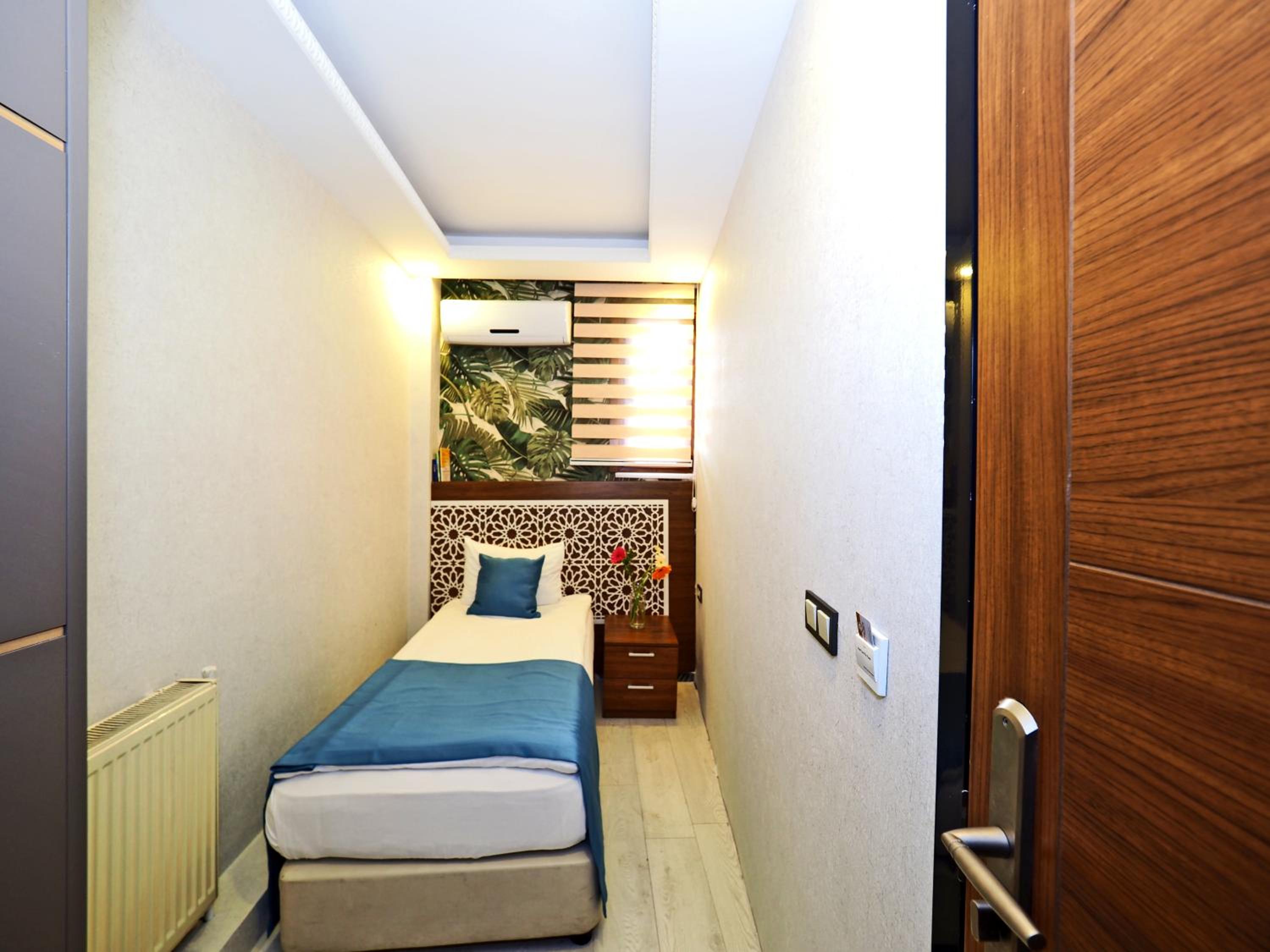 Budget Single Room photo 3