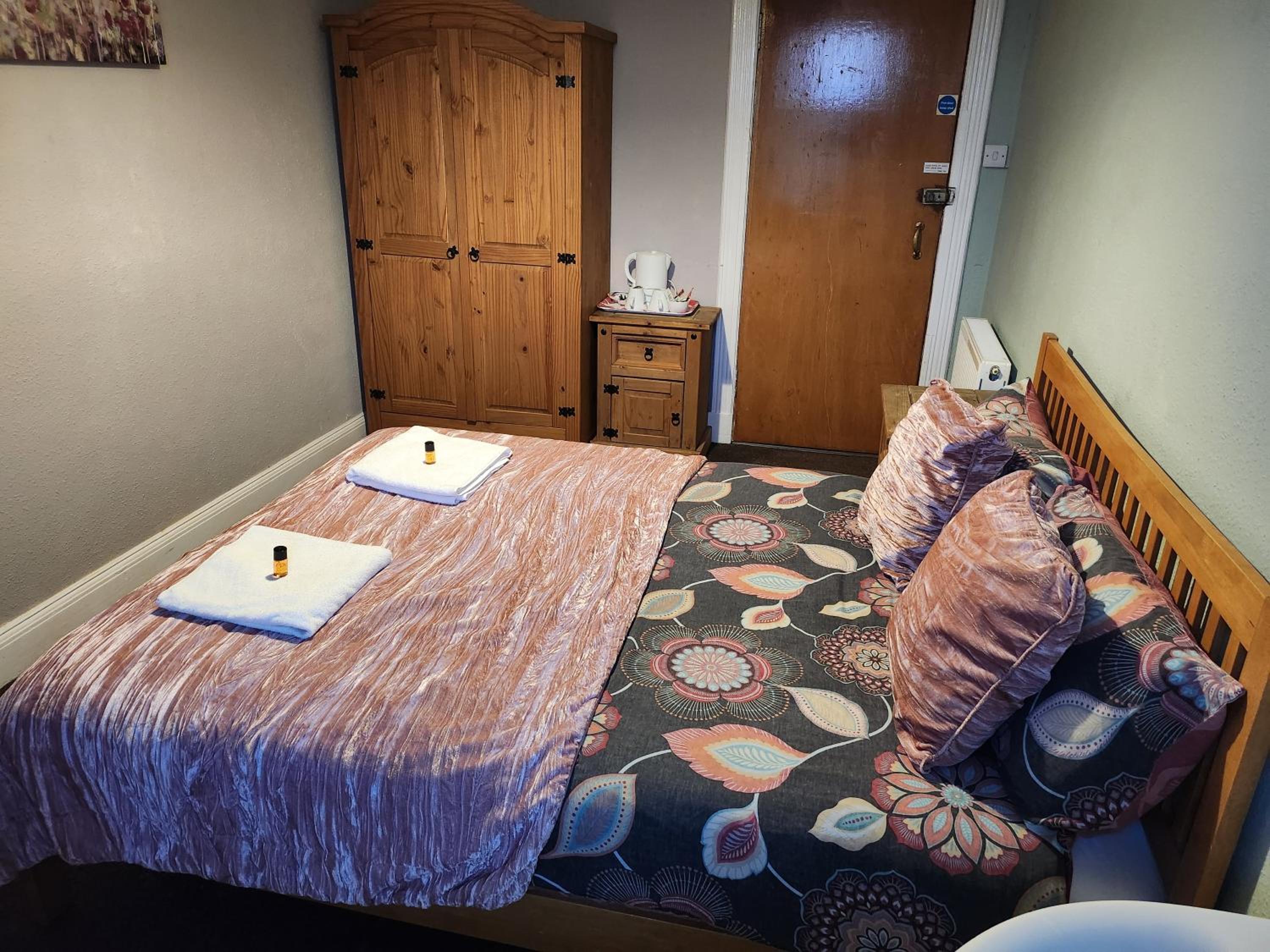 Double Room - Photo 2