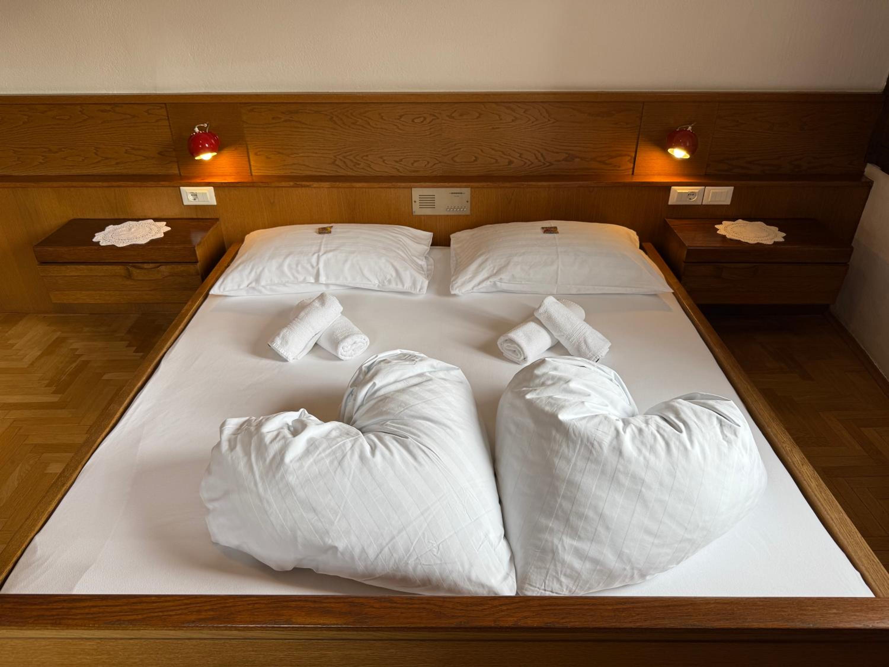 Economy Double Room photo 1