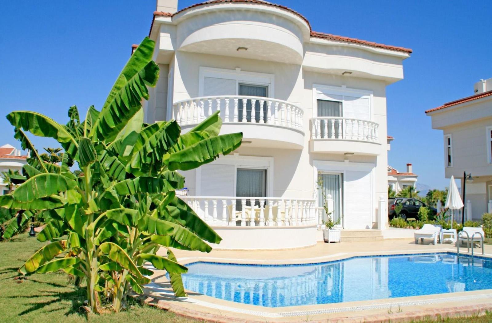 Villa photo 2