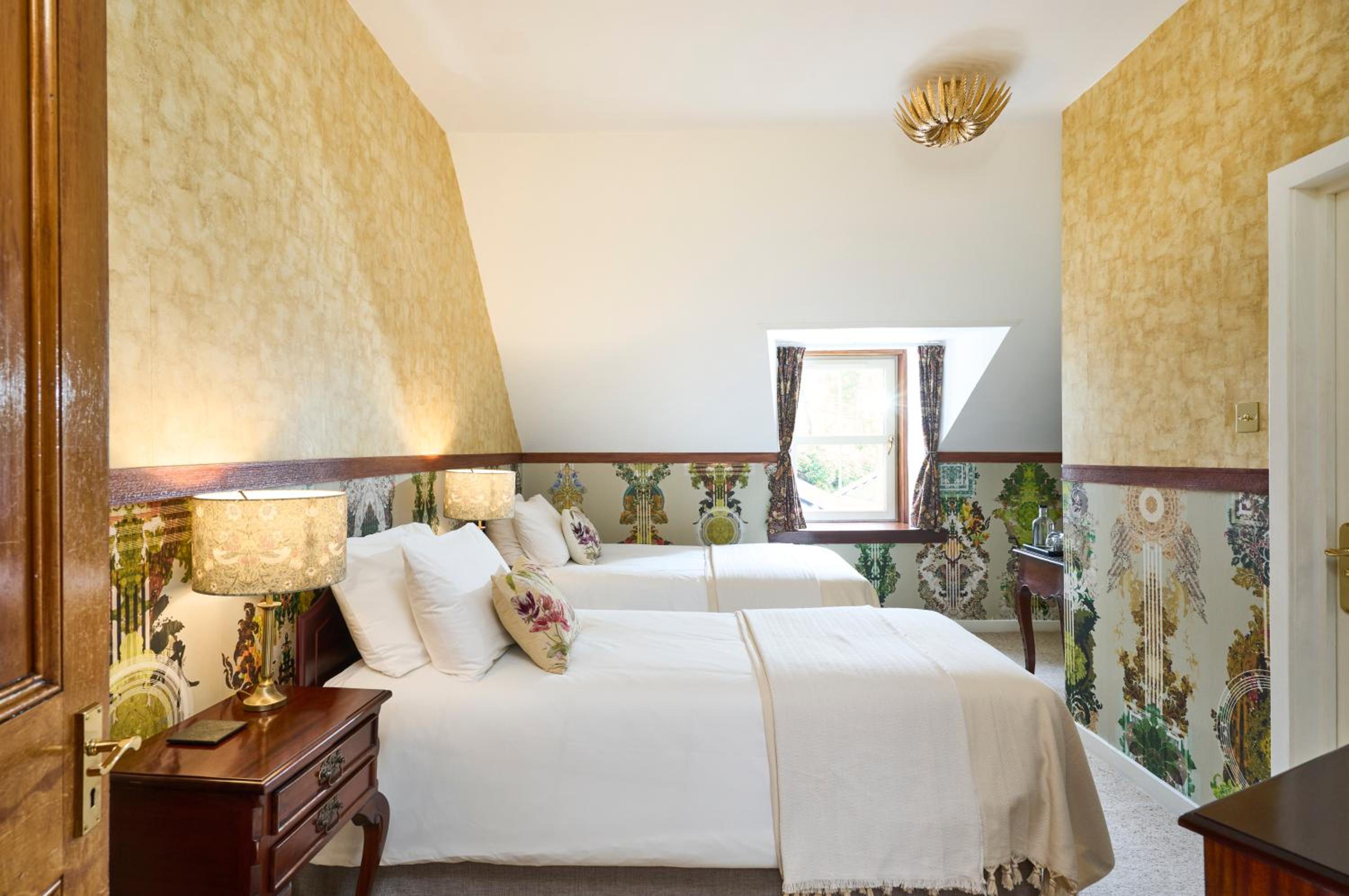 Standard Twin Room photo 2