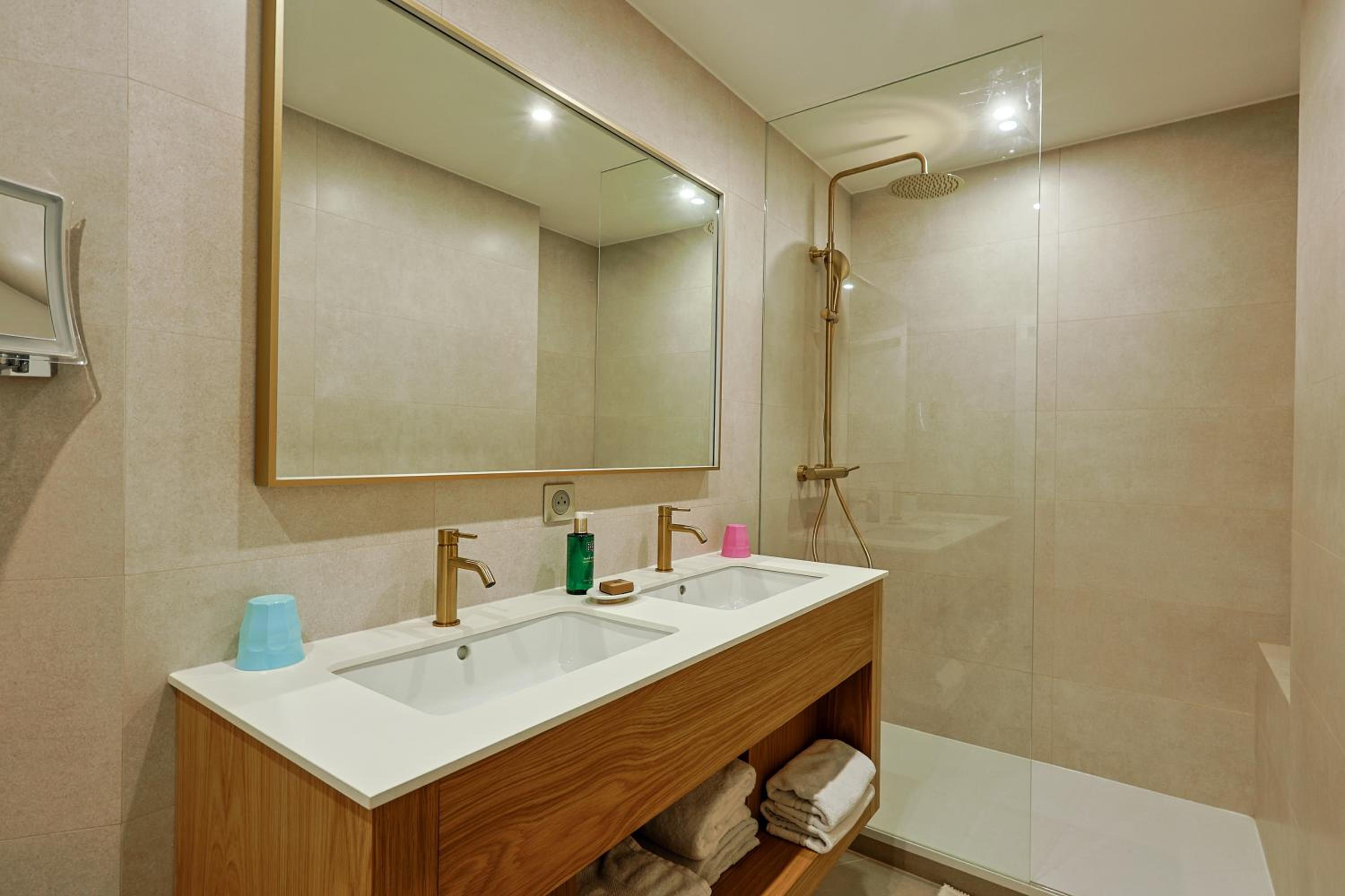 Privilege Triple Room with Terrace photo 2