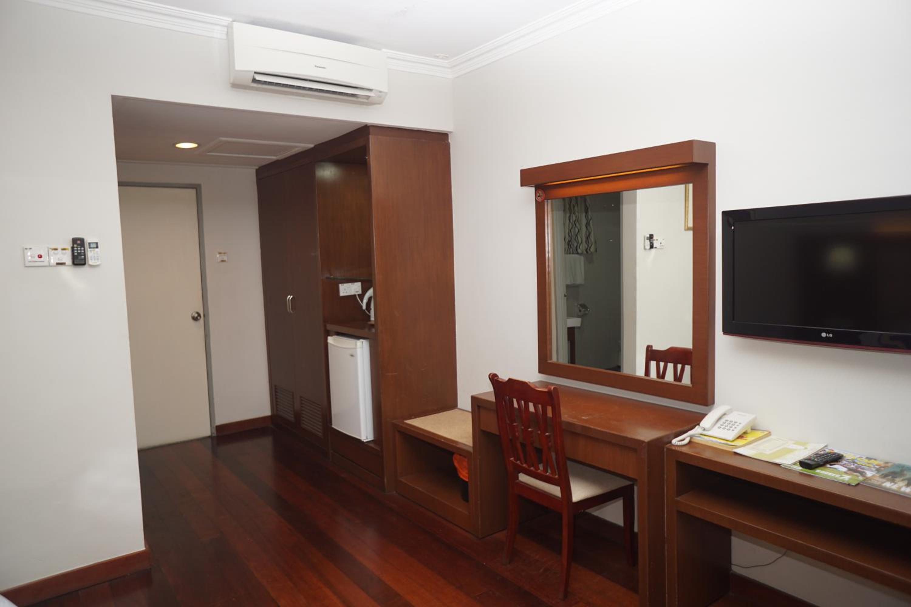 Deluxe Double or Twin Room with Sea View - Photo 4
