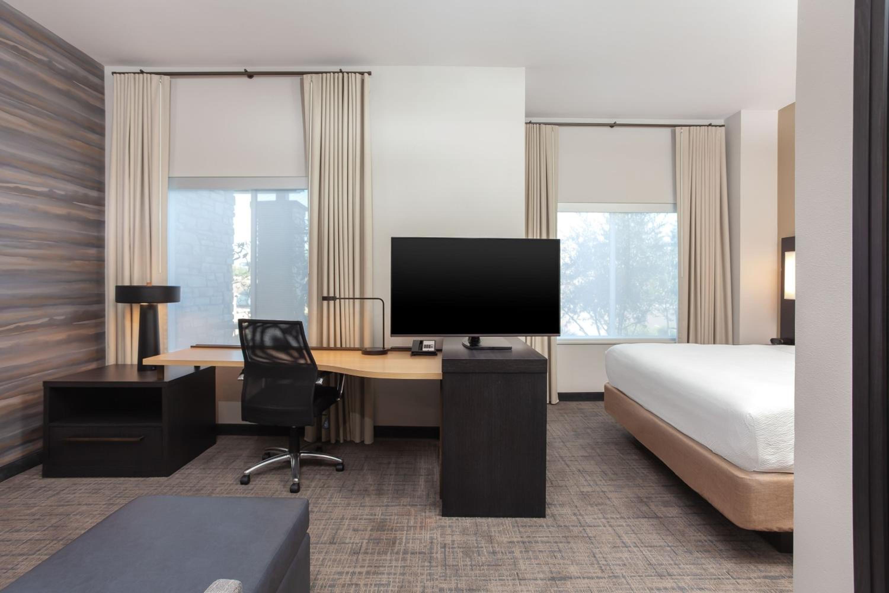 King Studio Suite with Sofa Bed - Hearing Accessible photo 1