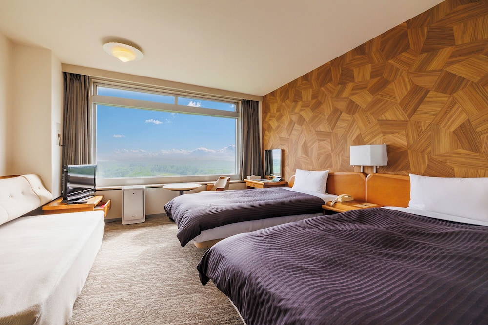 Standard Twin Room, Non Smoking (Please book as an adult if your child needs a bed) - Photo 7