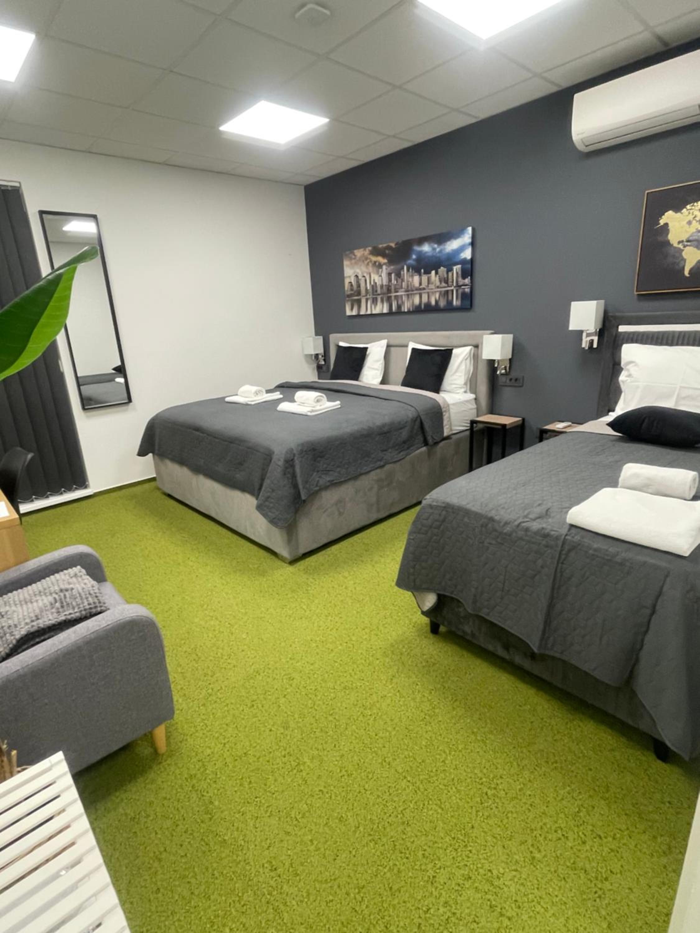 Twin Room with Bathroom photo 2