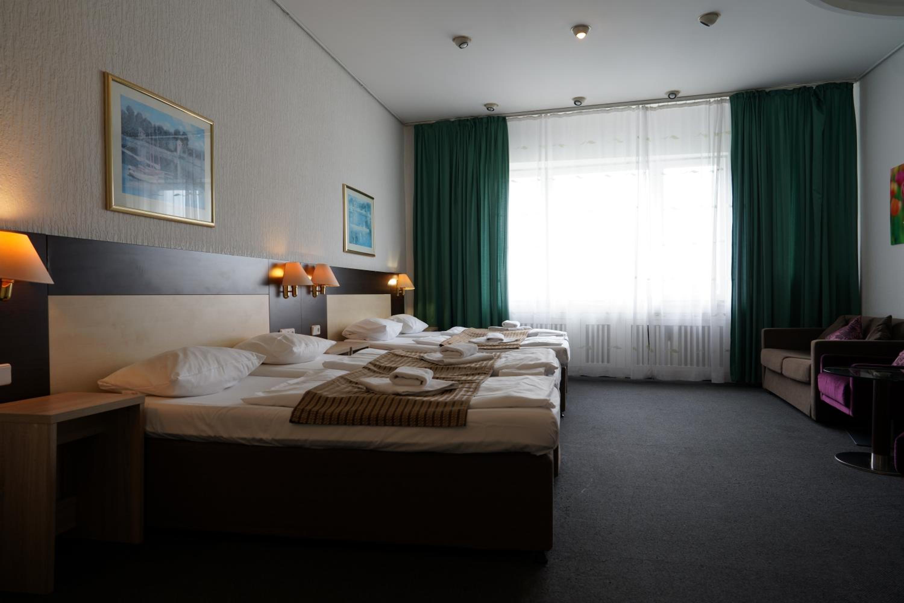 Quadruple Room photo 2