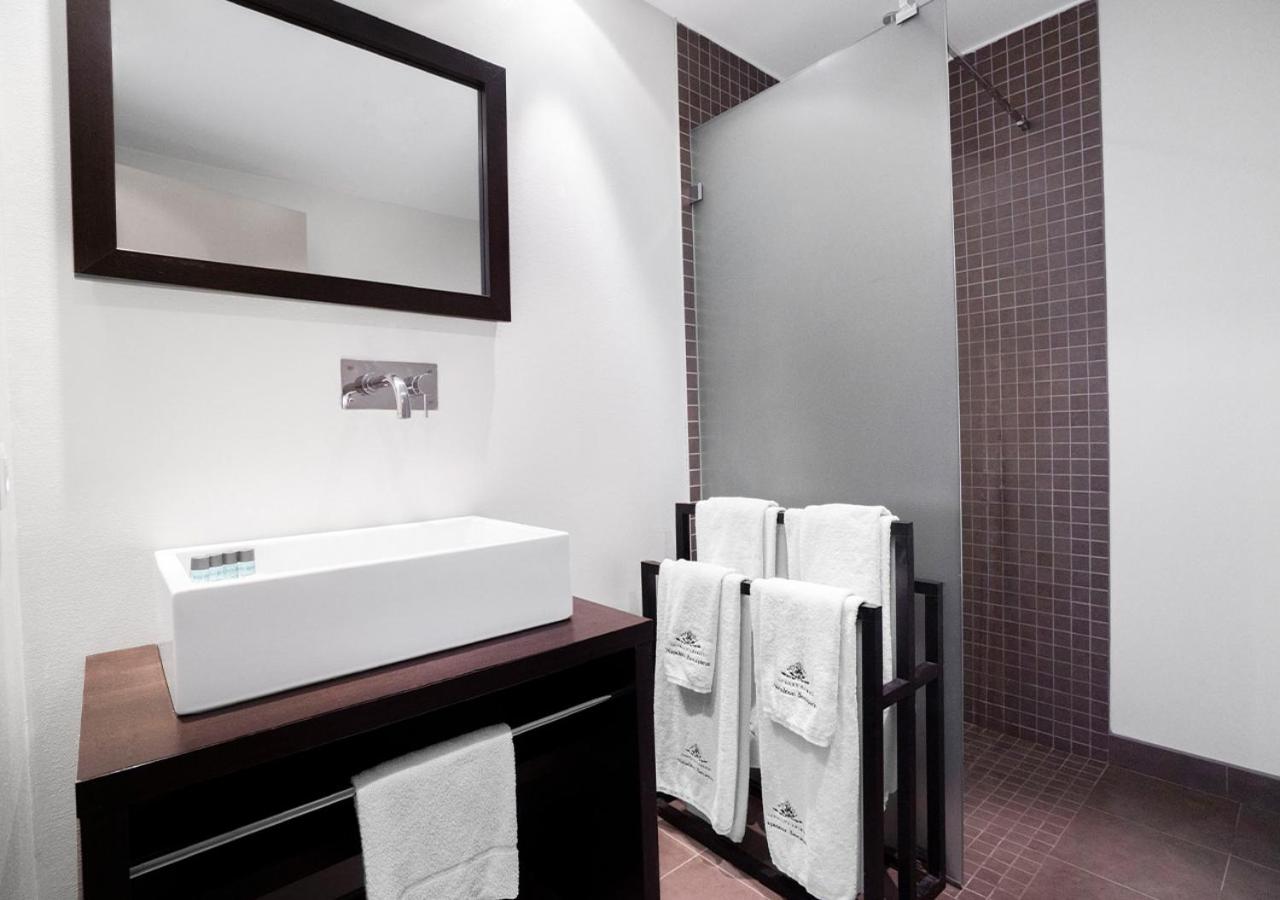 Superior Double Room with Balcony - Photo 3