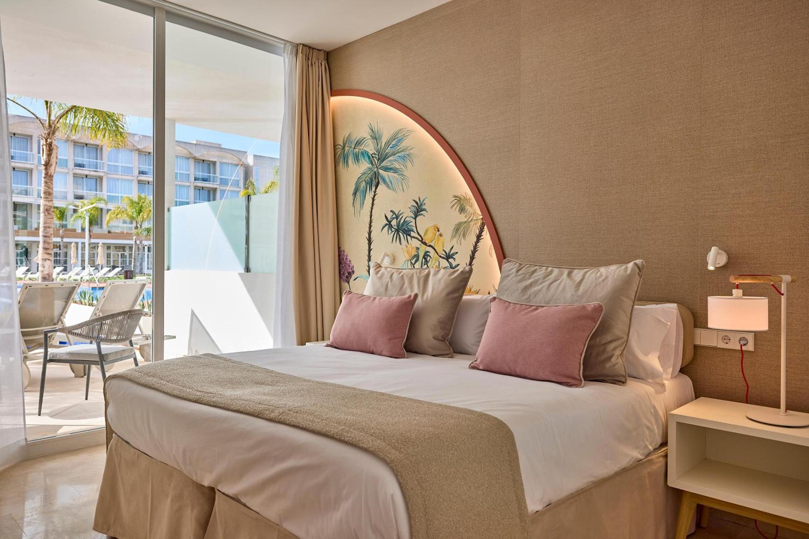 Junior Suite with Private Pool