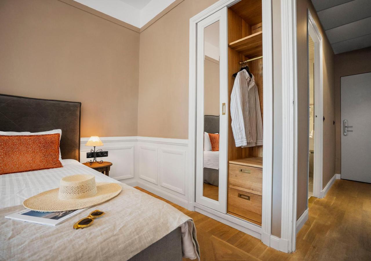 Twin Room - Photo 1