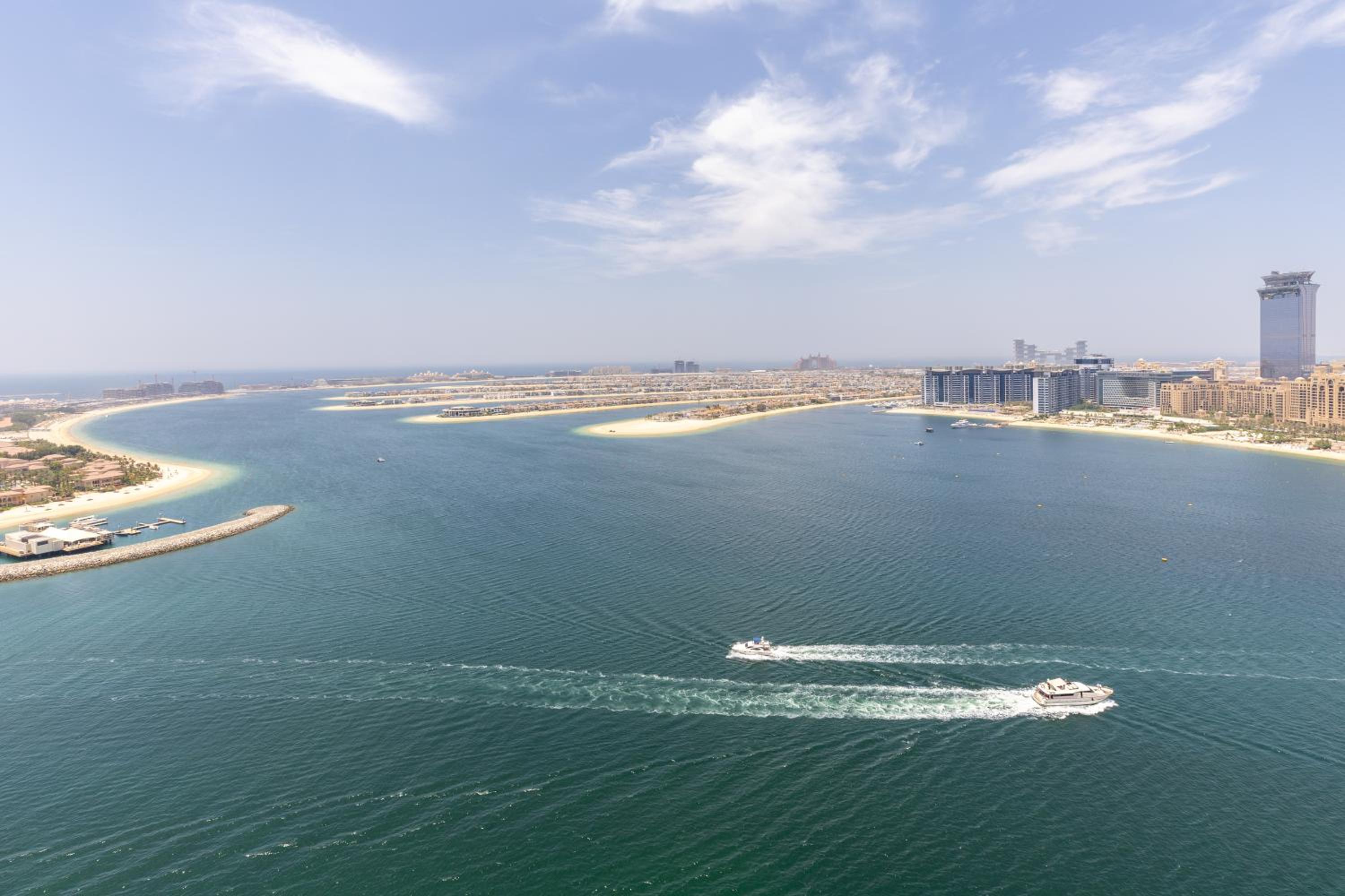 Three-Bedroom Apartment with Sea View photo 2