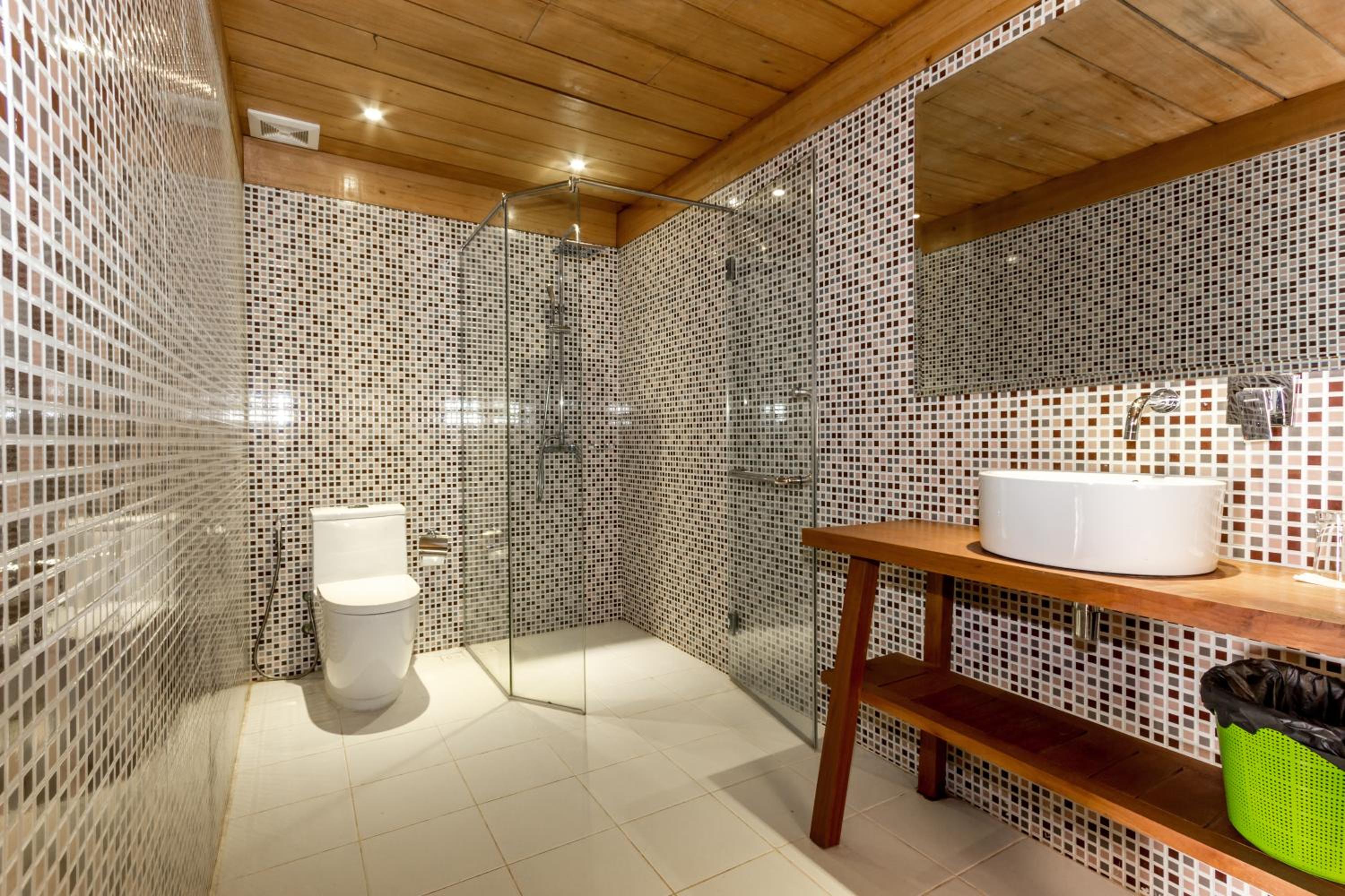 Deluxe Triple Room with Balcony - Free Pickup photo 2