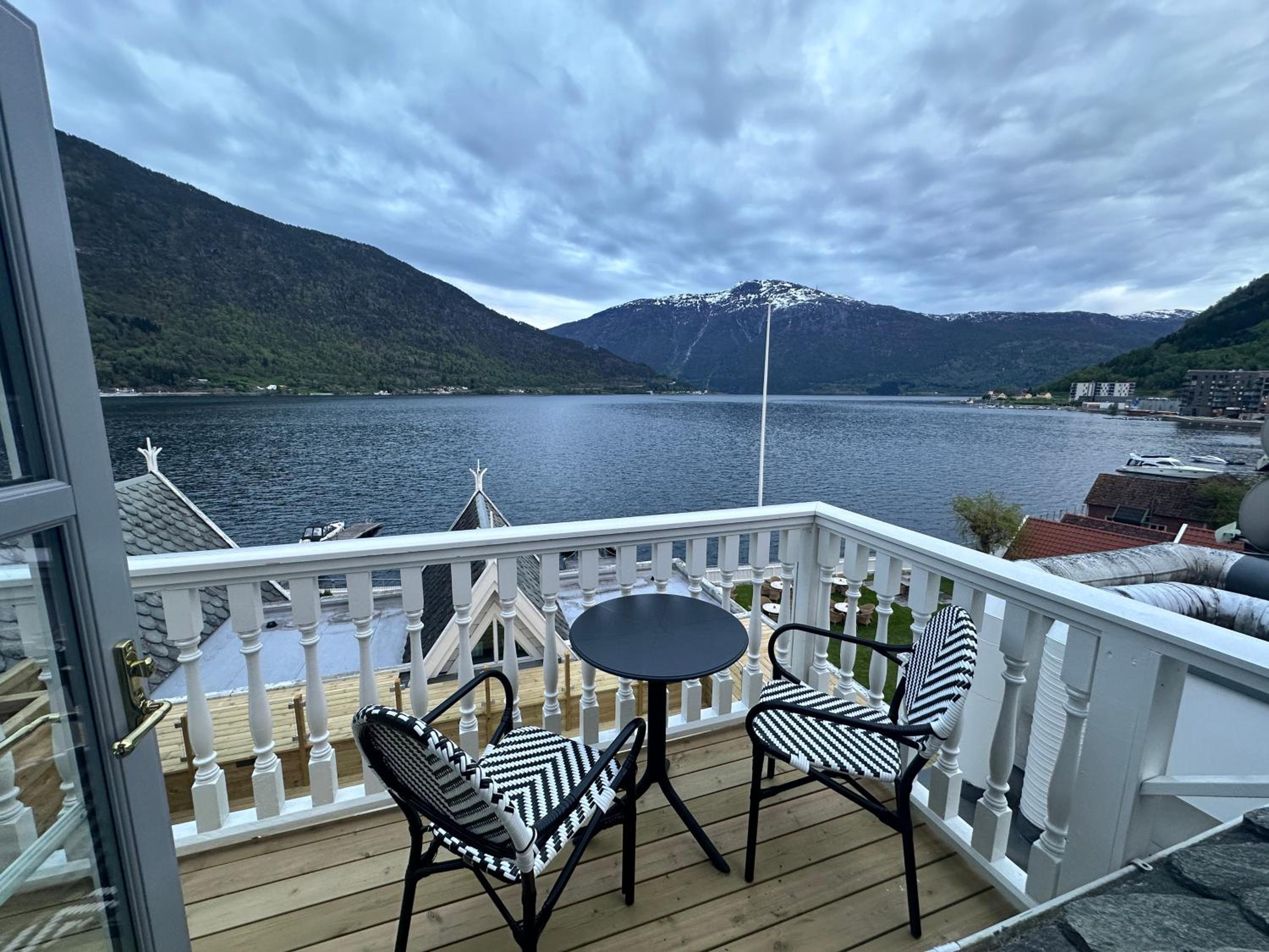 Historic Superior Room with Balcony and Fjord View  - Photo 3