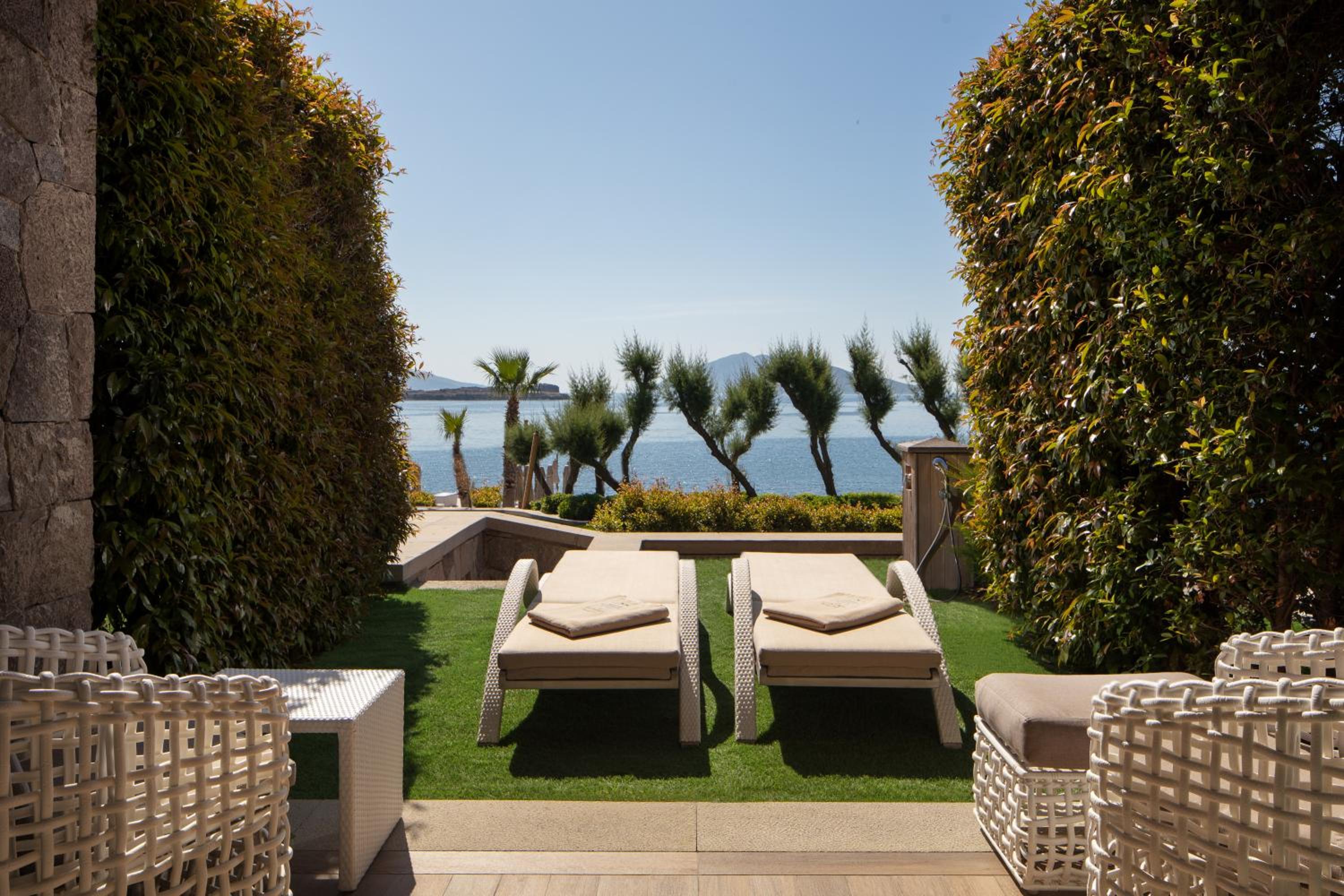 Deluxe Marine King Room with Sea view, Balcony