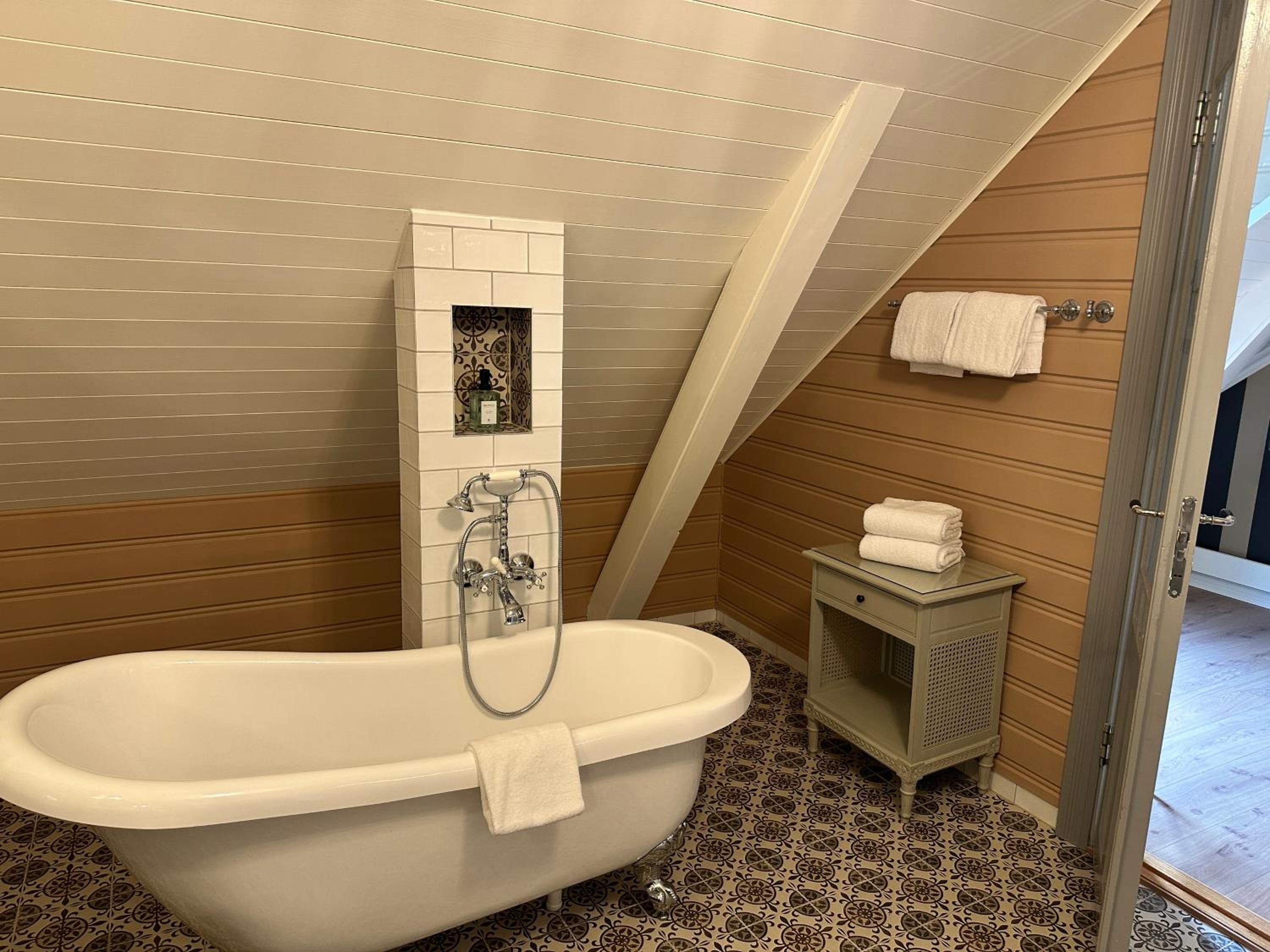 Historic Suite with Fjord View and Balcony  - Photo 9