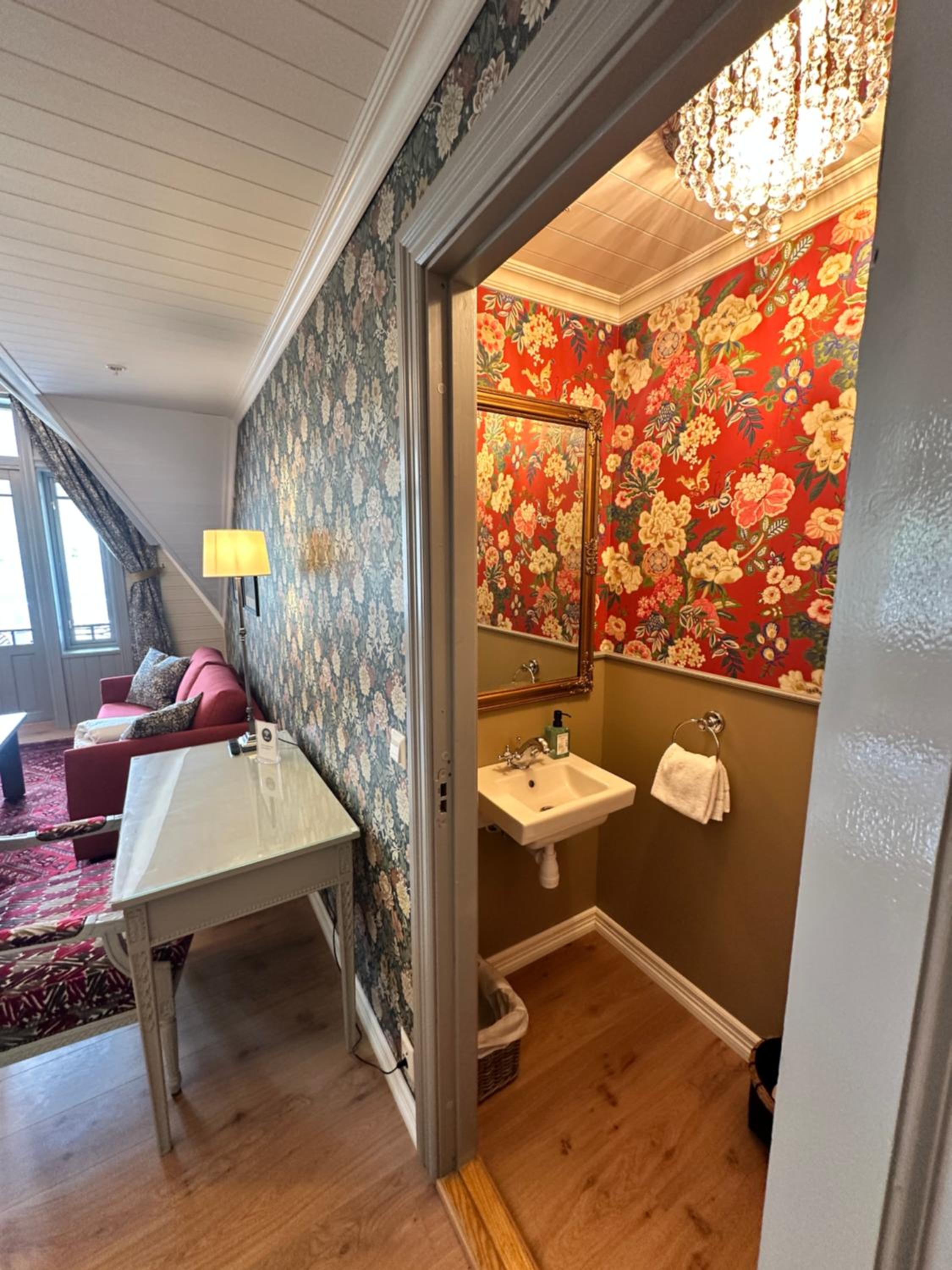 Historic Suite with Fjord View and Balcony  - Photo 5