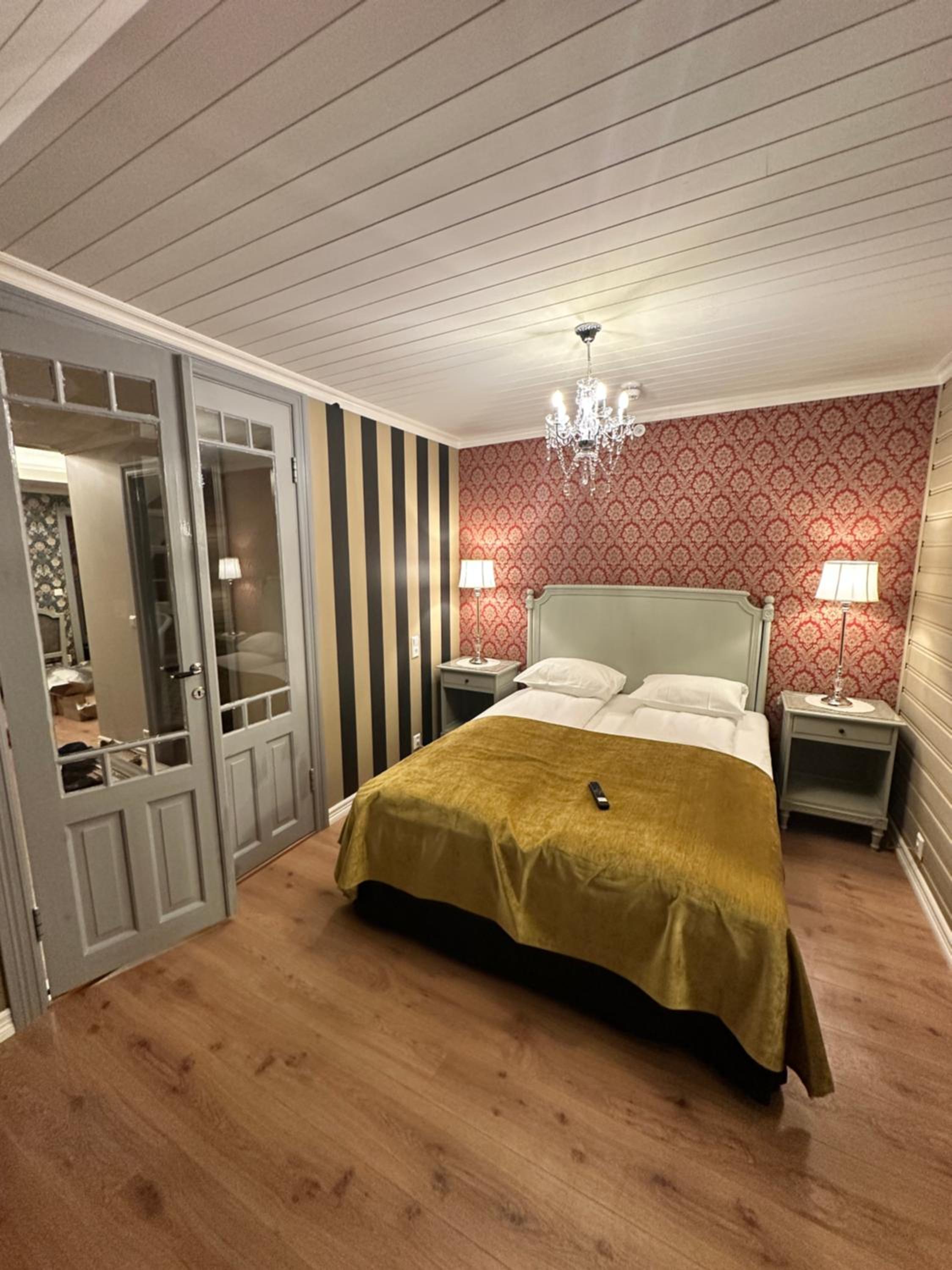 Historic Suite with Fjord View and Balcony  - Photo 11