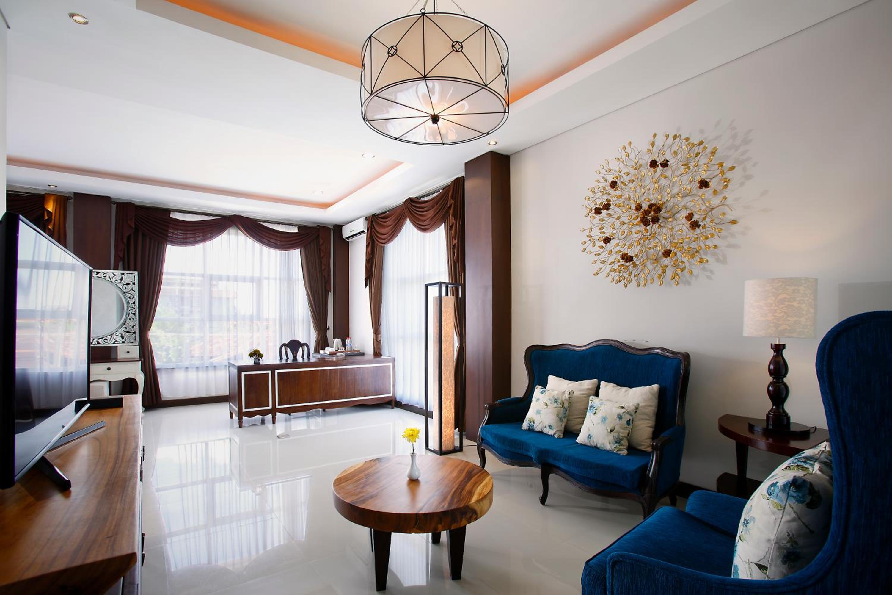 Suite Room - Photo 2