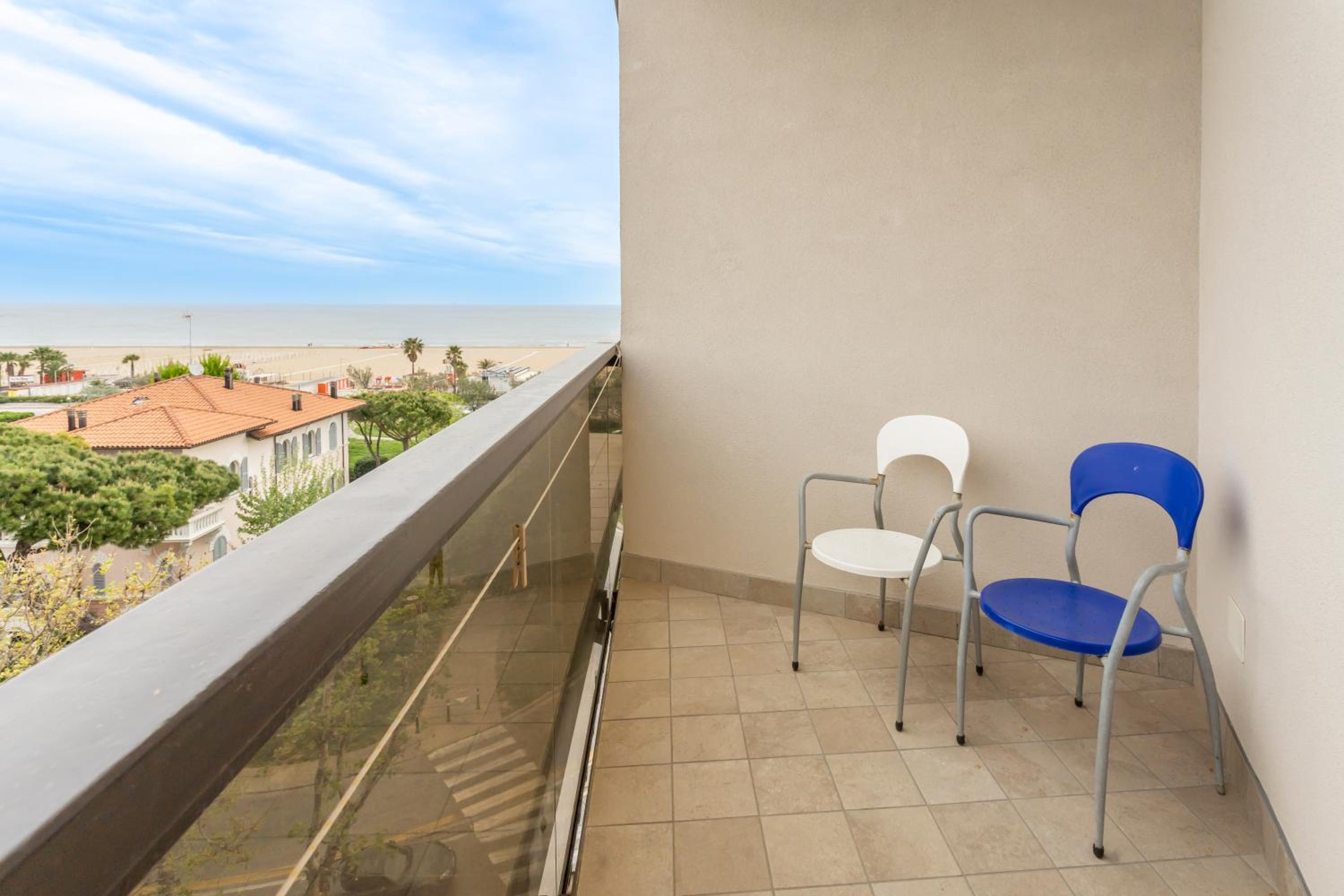 Deluxe Double or Twin Room with Balcony