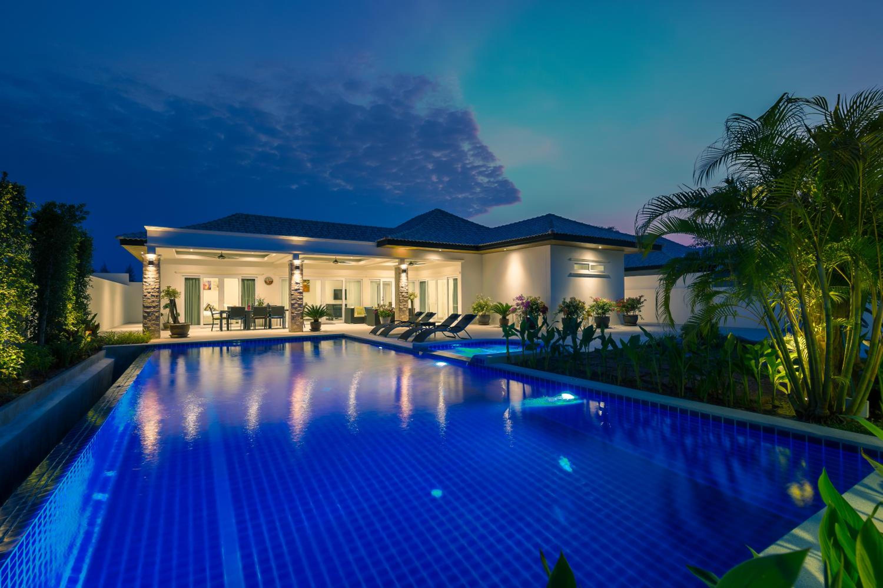 Three-Bedroom Villa with Private Pool photo 2