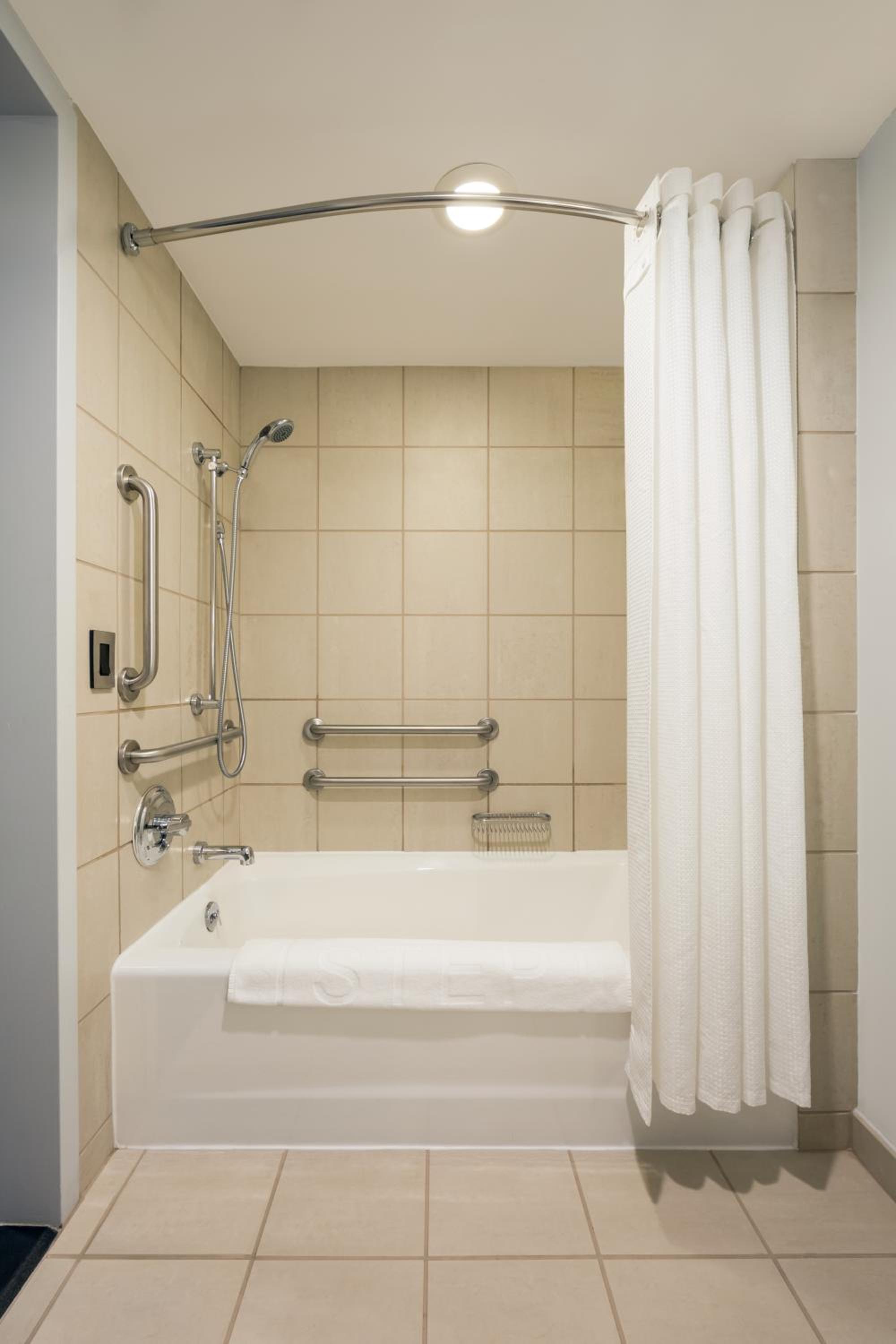 Wonderful, Guest room, 2 Double (Mobility Accessible w/ Tub) - Photo 1