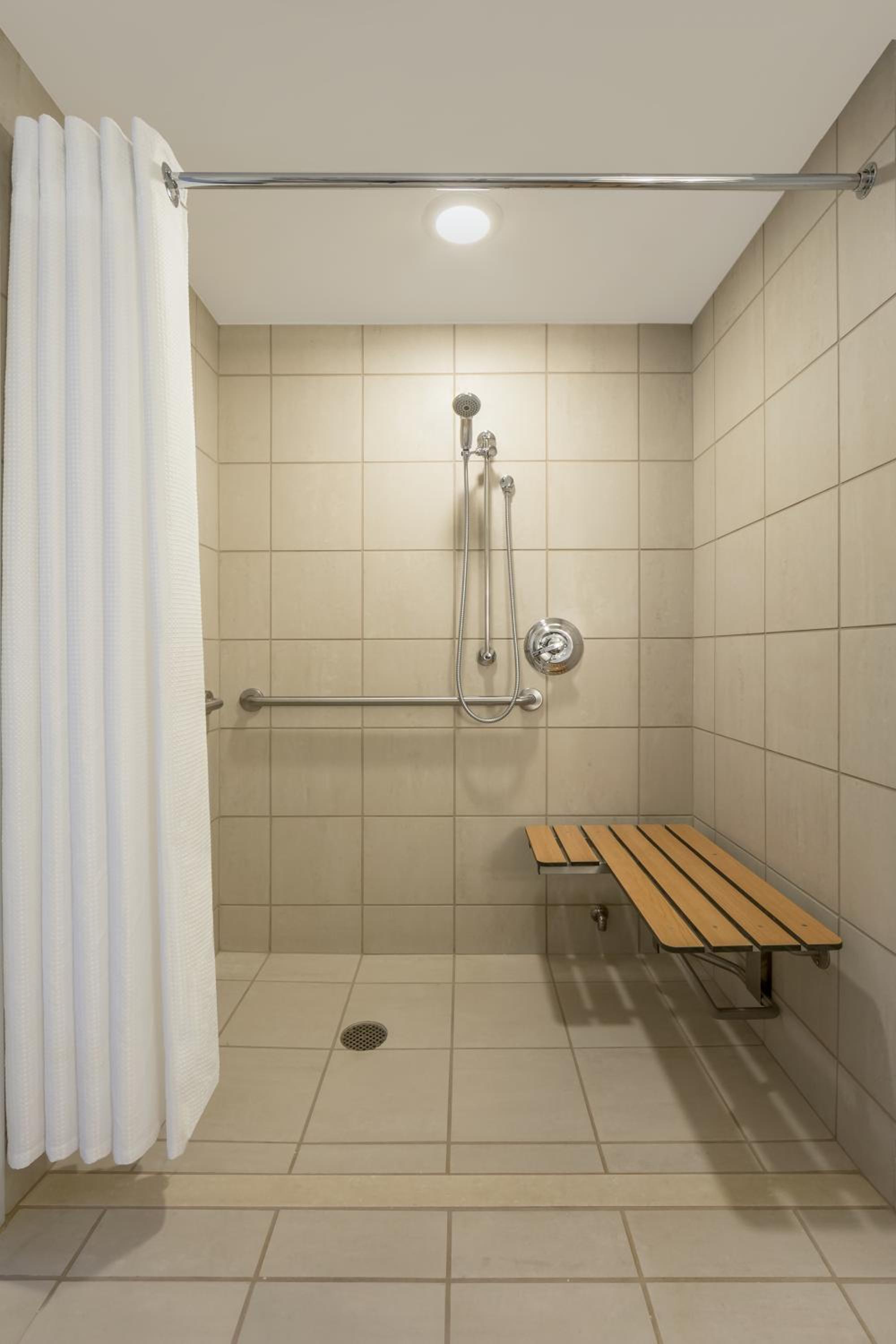 WOW Corner King Suite with City View - High Floor/Mobility/Hearing Accessible with Roll-In Shower thumbnail 6