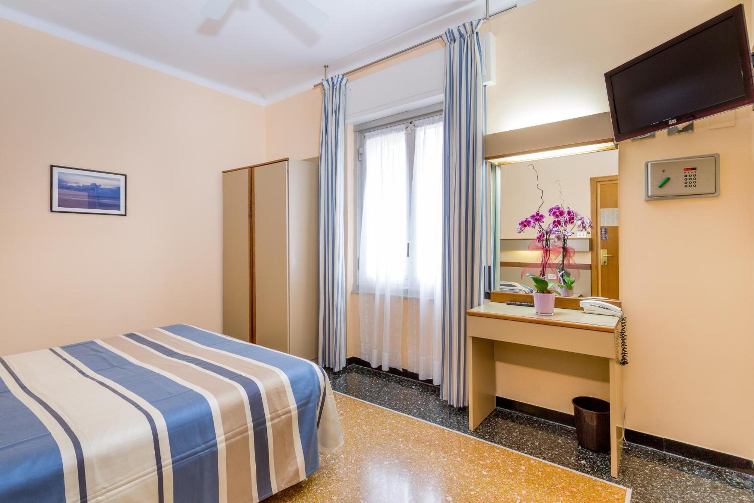 Economy Double Room photo 1