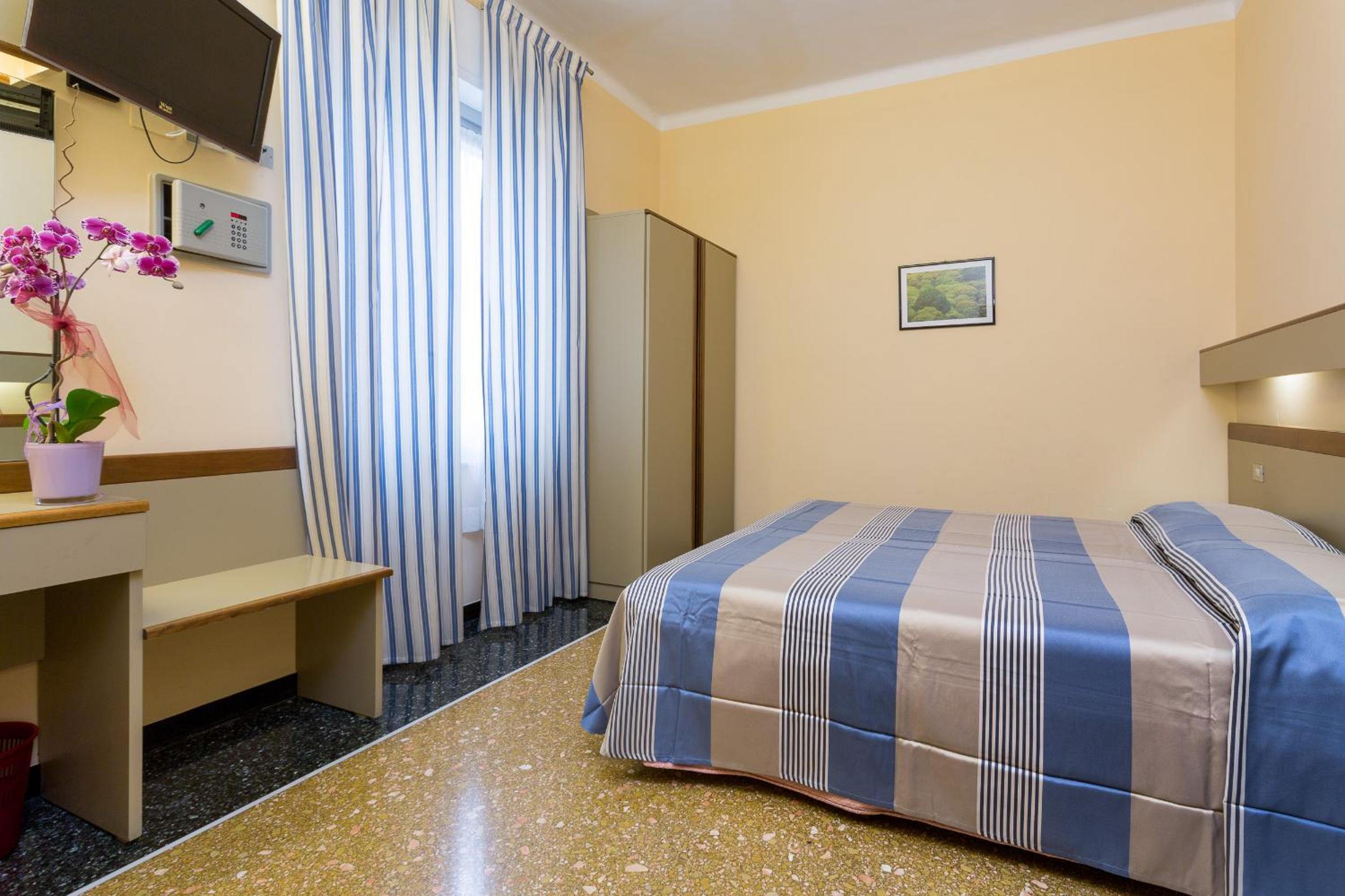 Economy Double Room photo 3