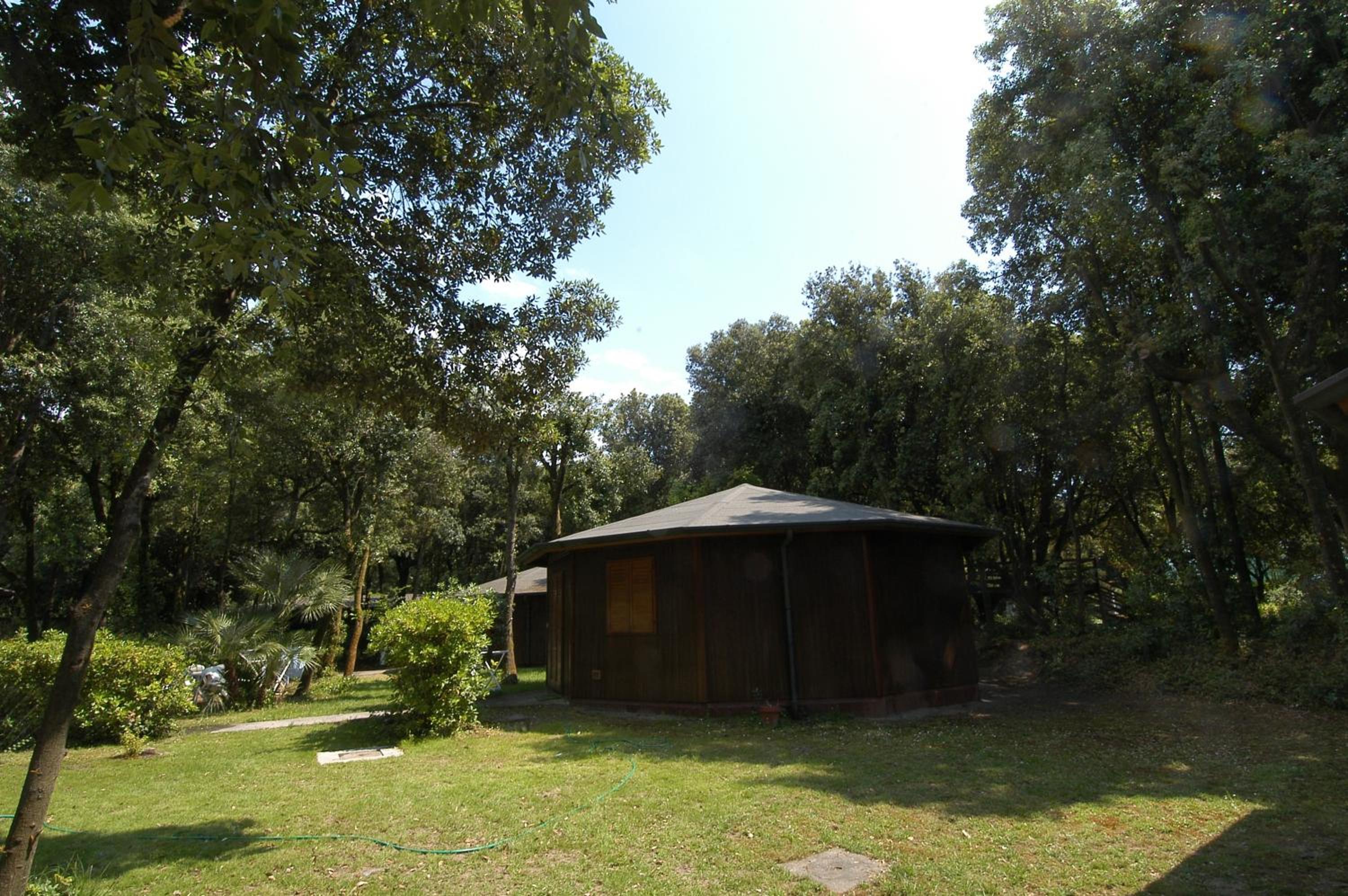 Bungalow (2 Adults)