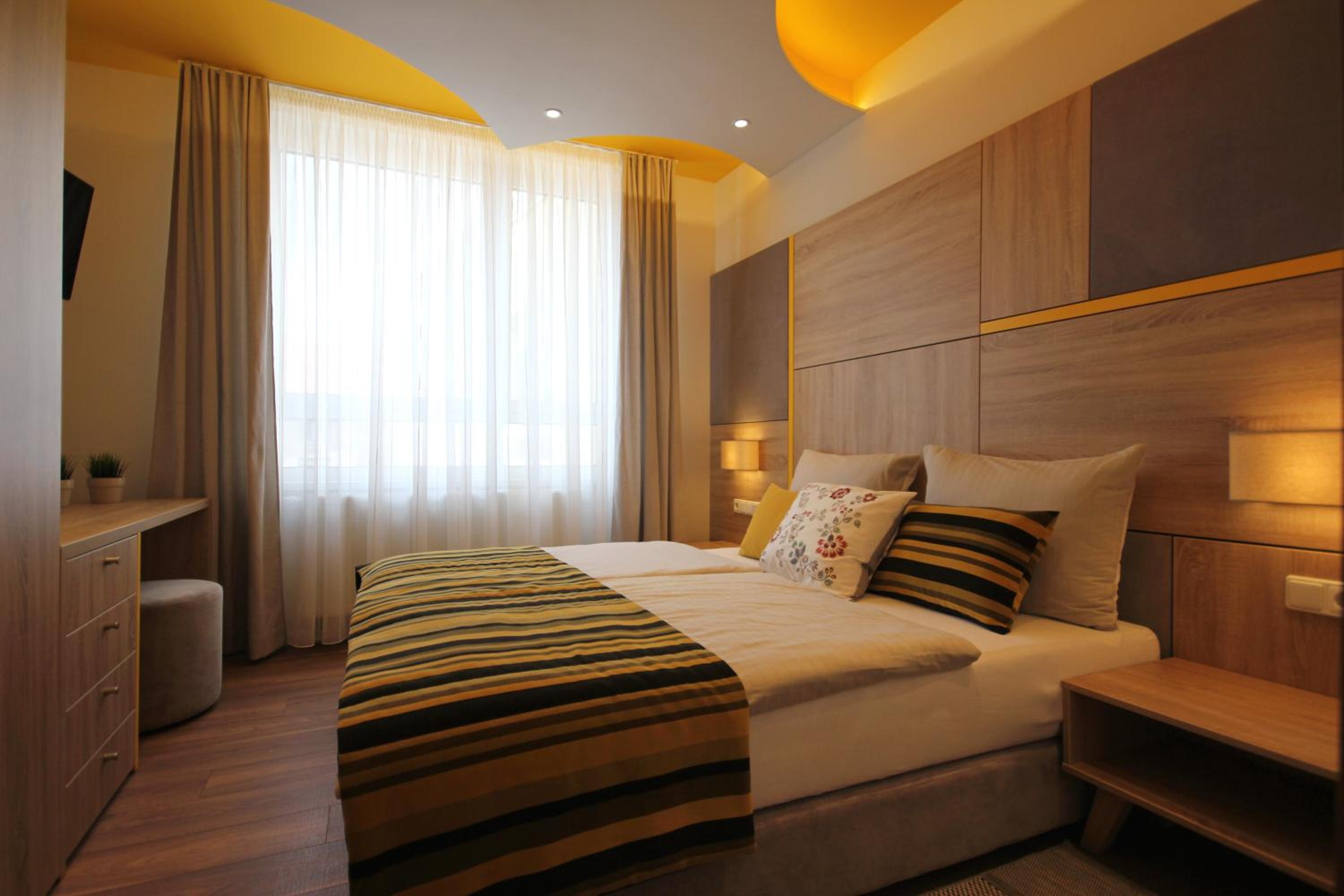 Executive Two-Bedroom Apartment - Photo 4