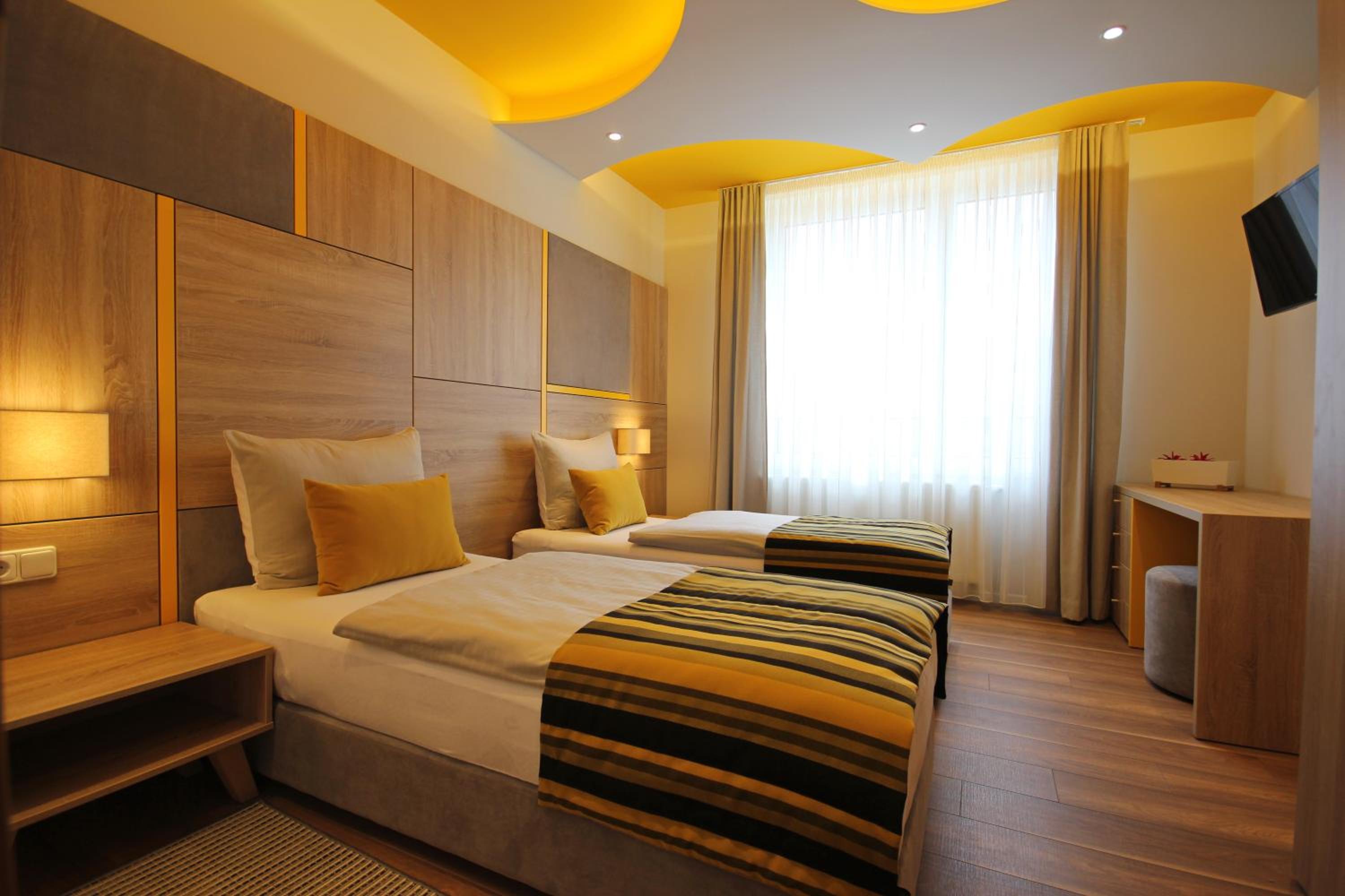Executive Two-Bedroom Apartment - Photo 5