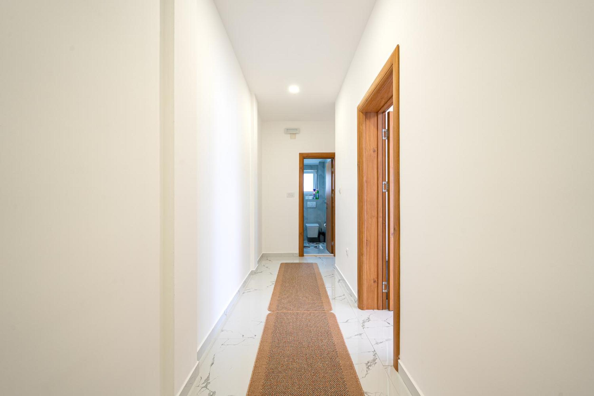 One-Bedroom Apartment with Sea View and Terrace photo 2