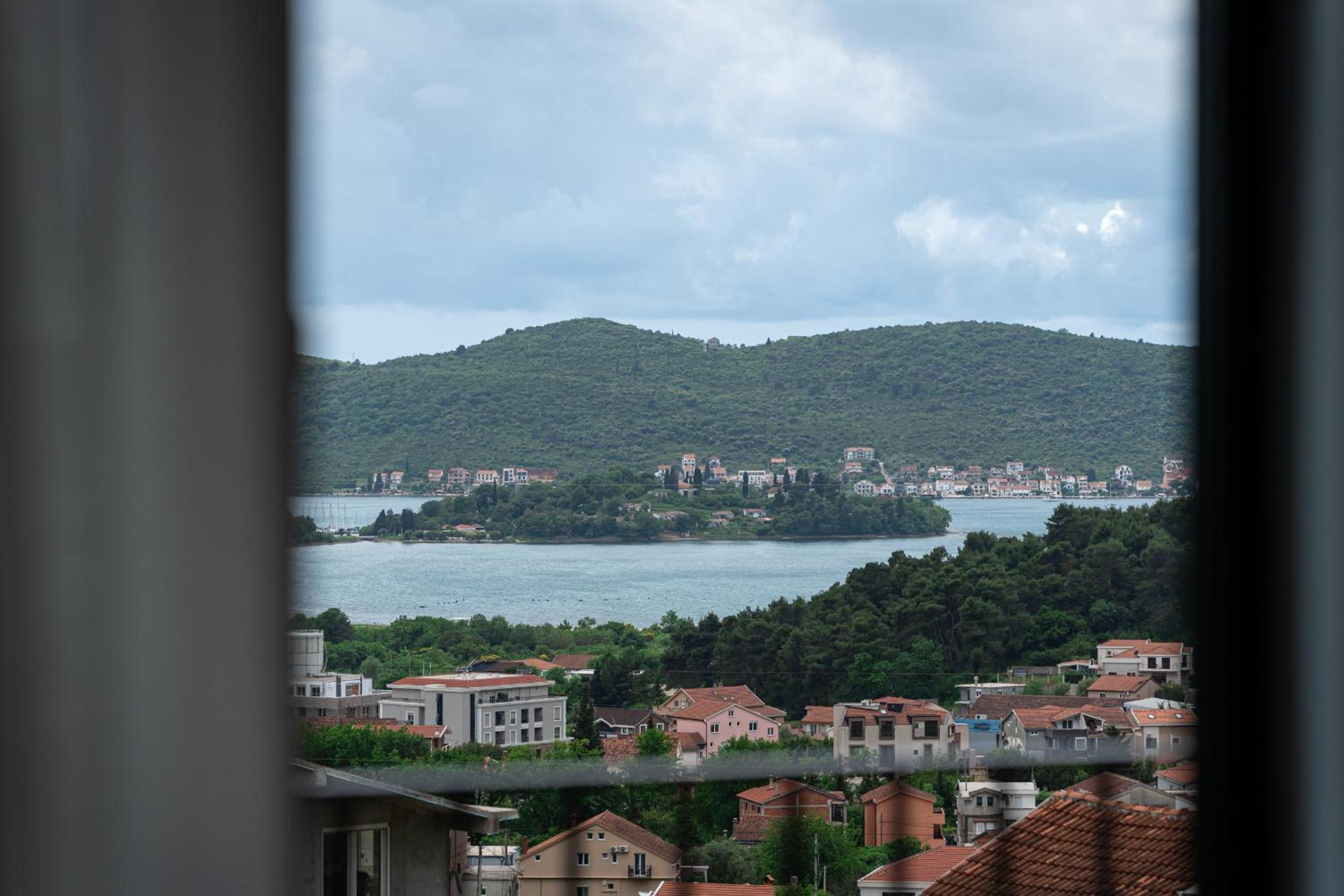 One-Bedroom Apartment with Sea View and Terrace photo 1