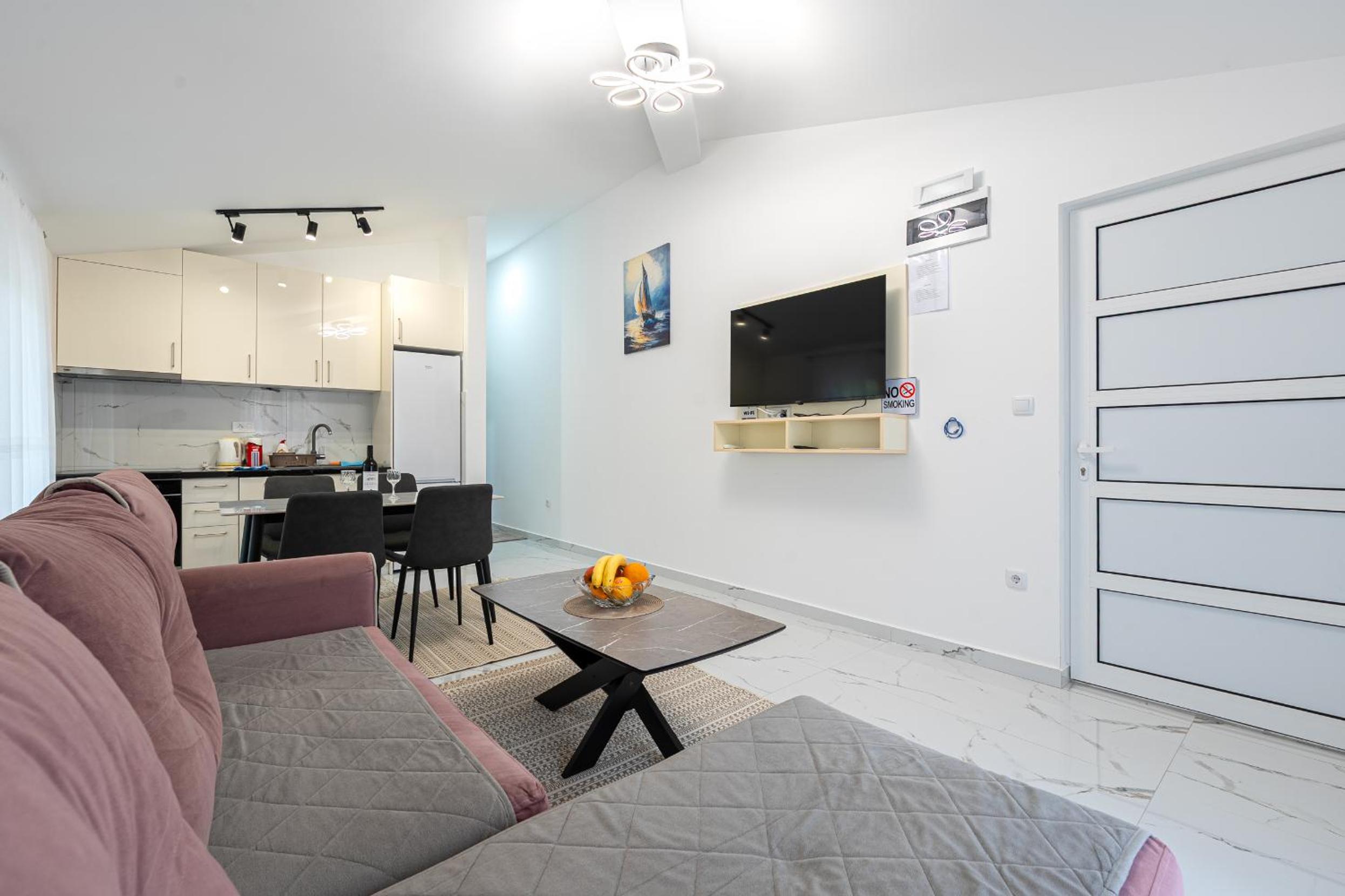 One-Bedroom Apartment with Balcony and Sea View photo 1
