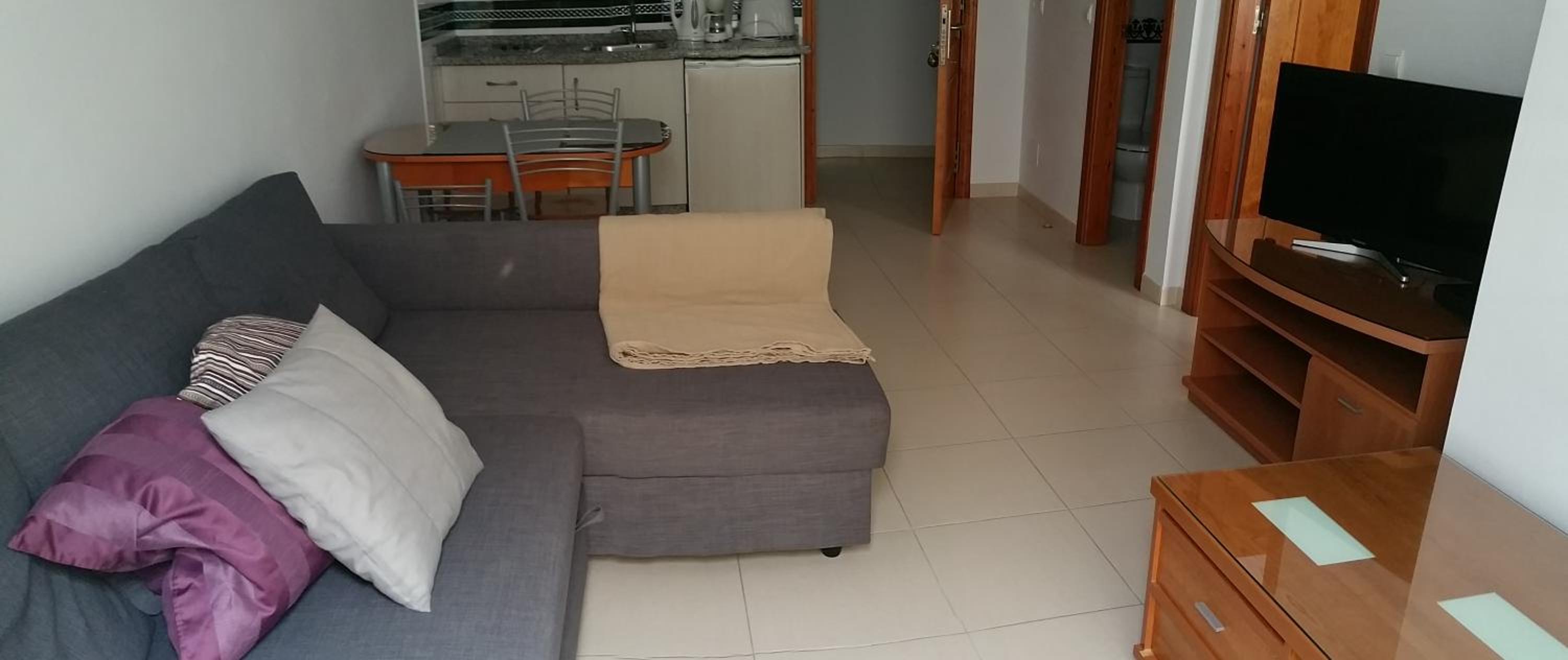 One-Bedroom Apartment photo 2