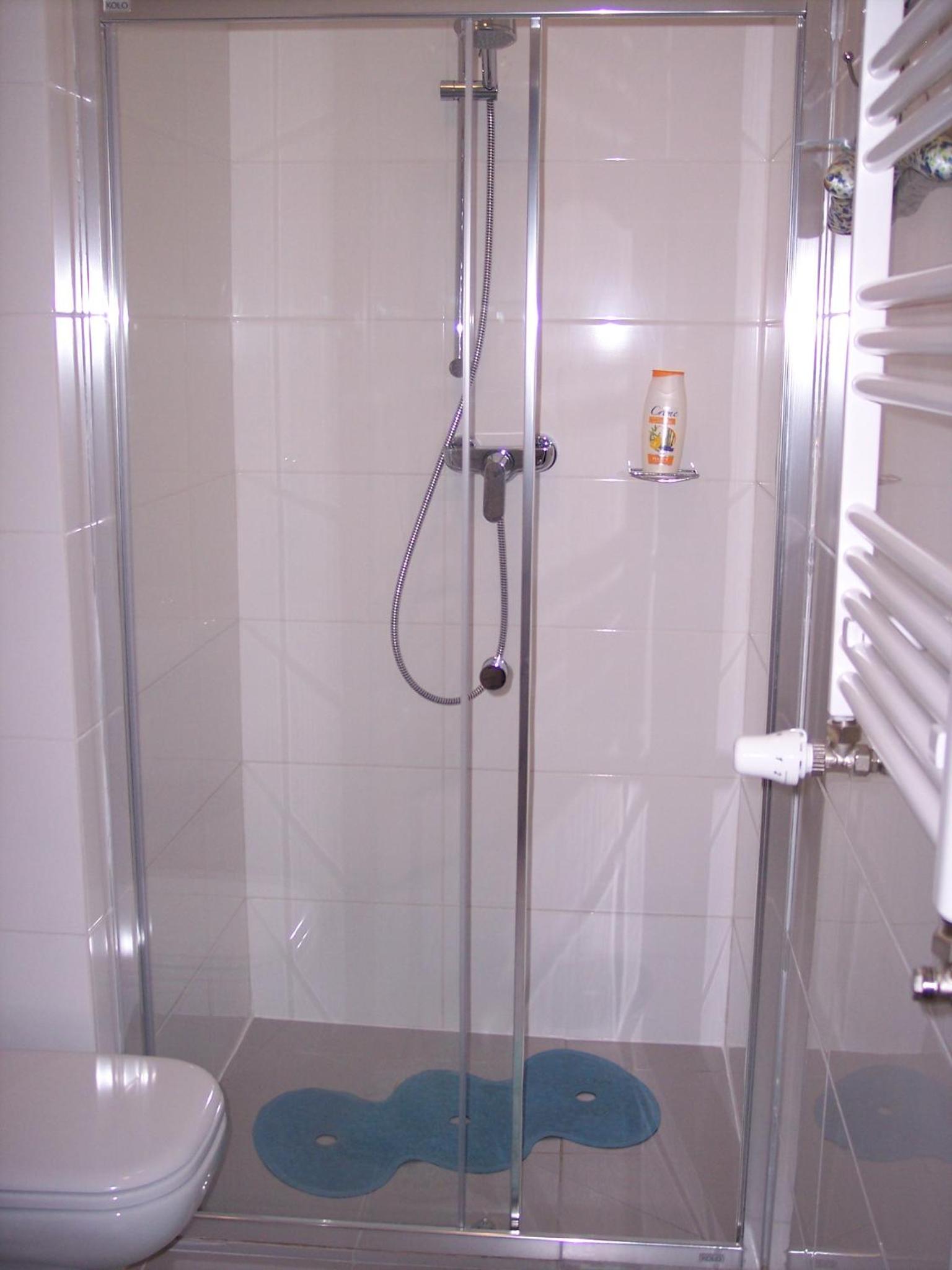 Quadruple Room with Private Bathroom photo 3