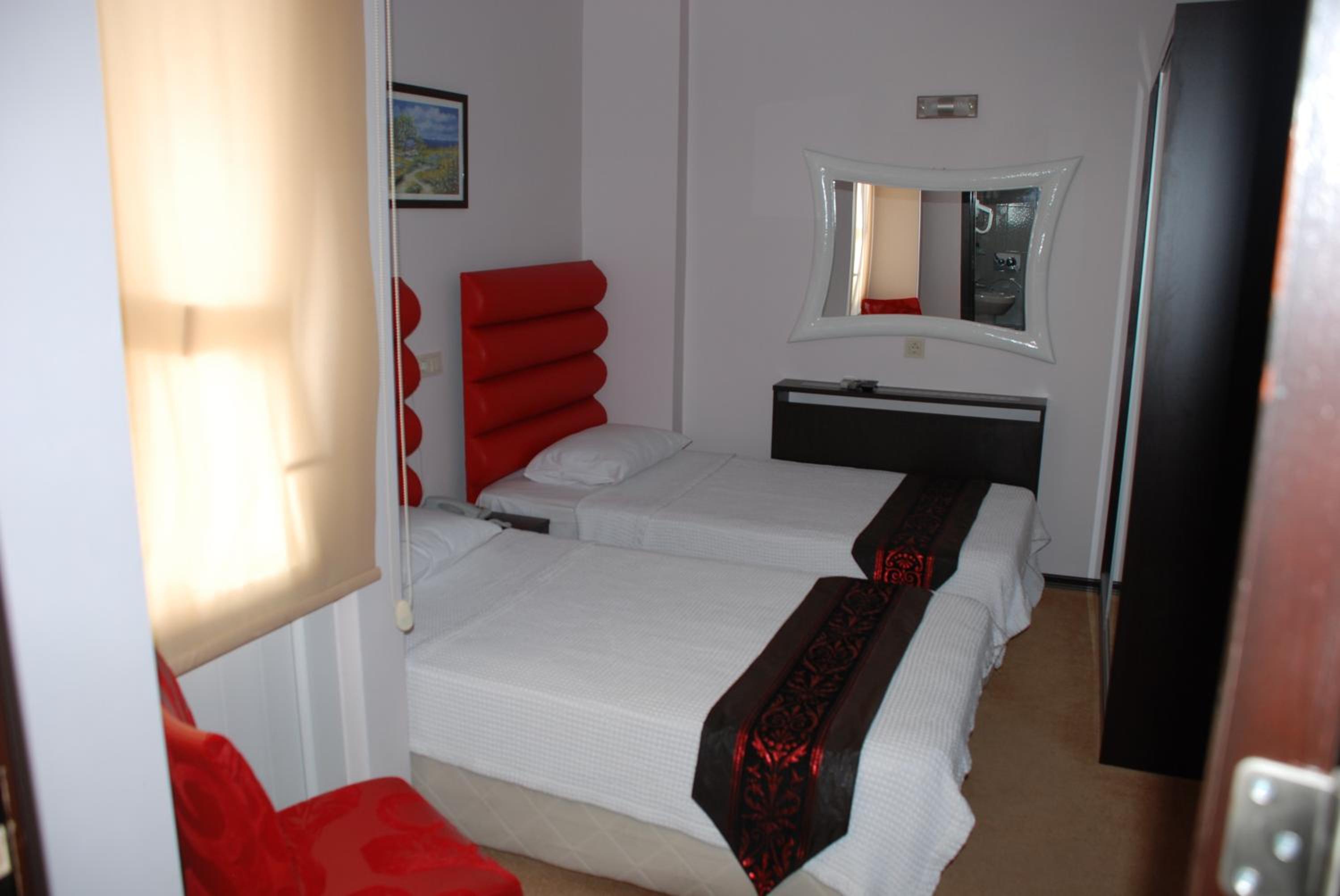 Double or Twin Room photo 2