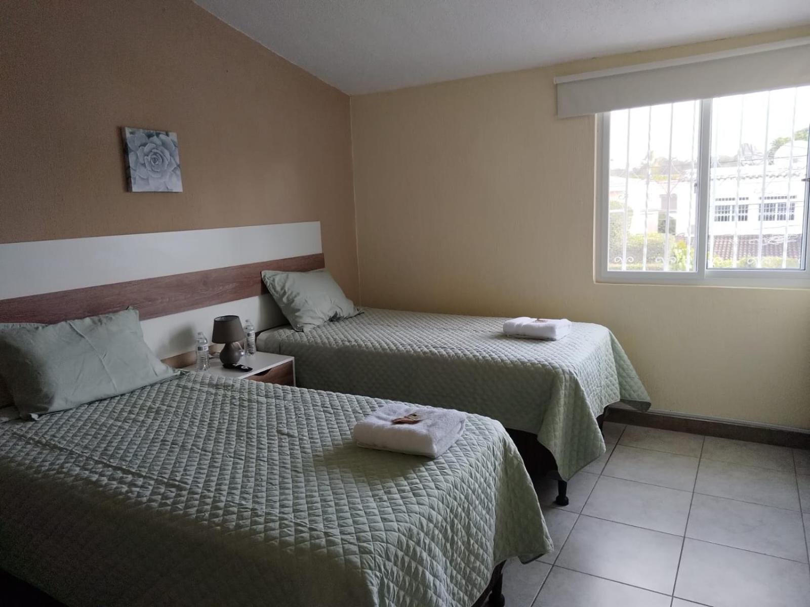Economy Twin Room photo 2