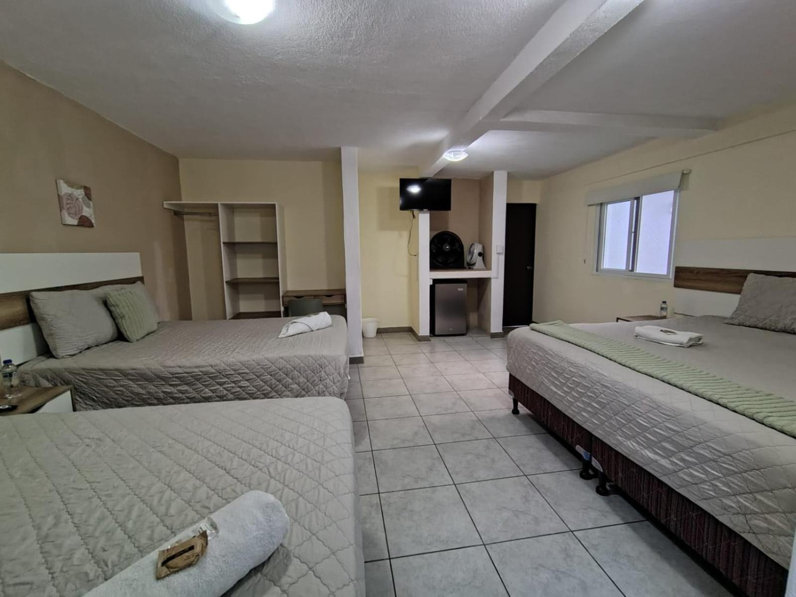 Family Room with Private Bathroom photo 1