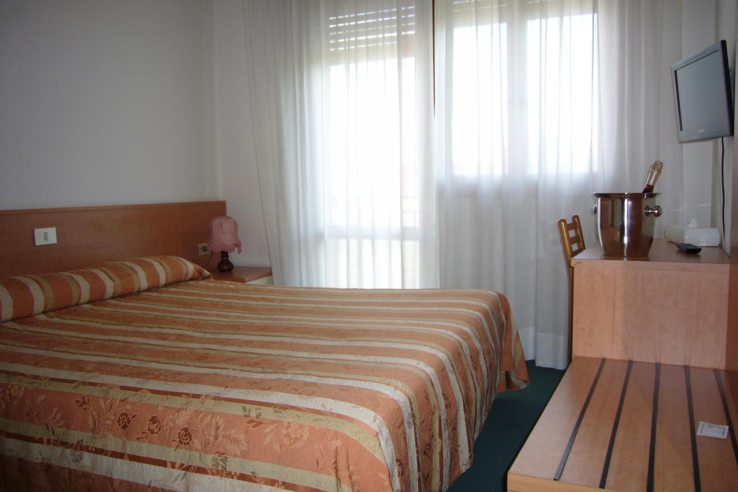 Small Double Room photo 3