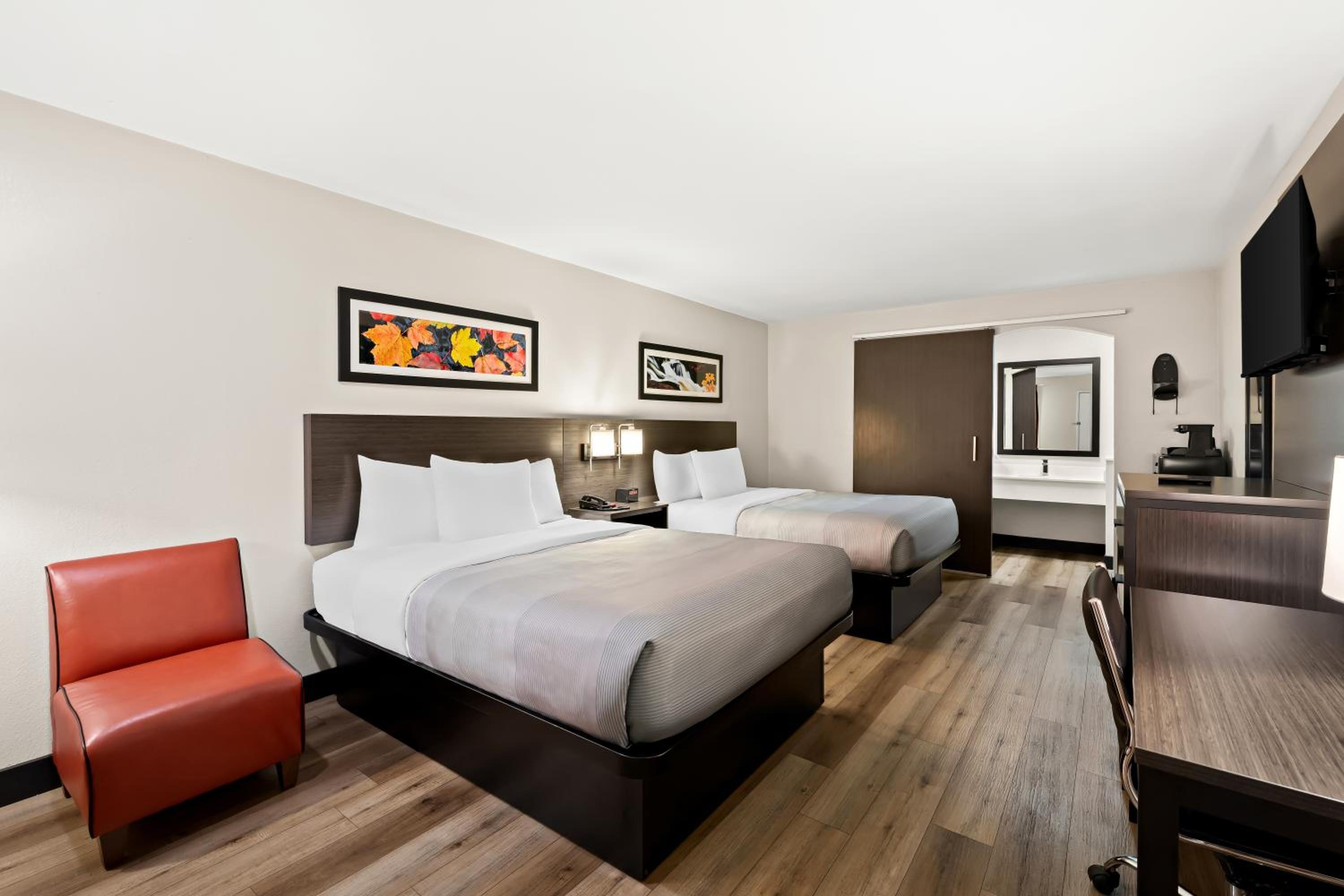 Double Room with Two Double Beds - Non-Smoking photo 1