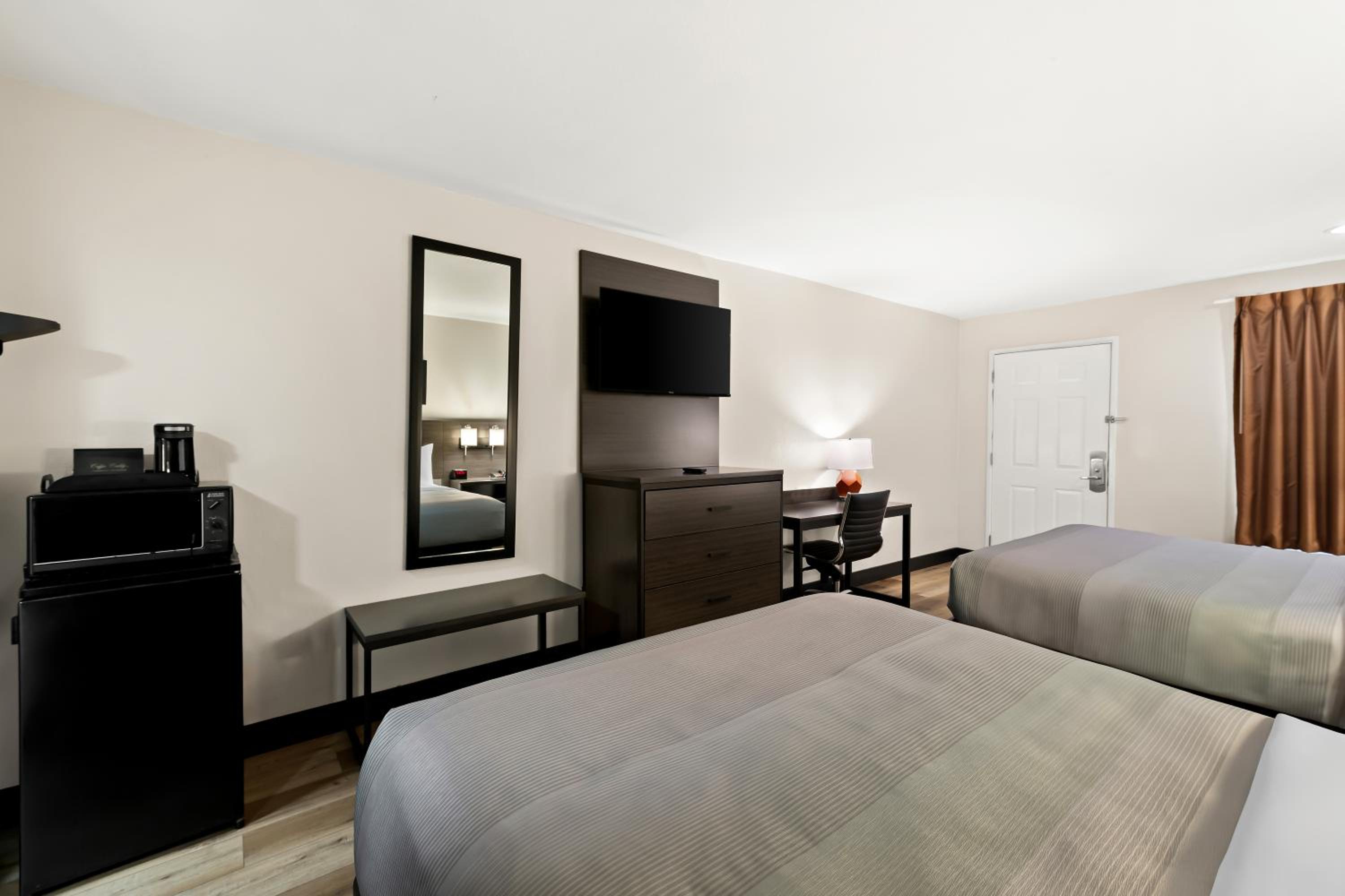 Double Room with Two Double Beds - Non-Smoking photo 2