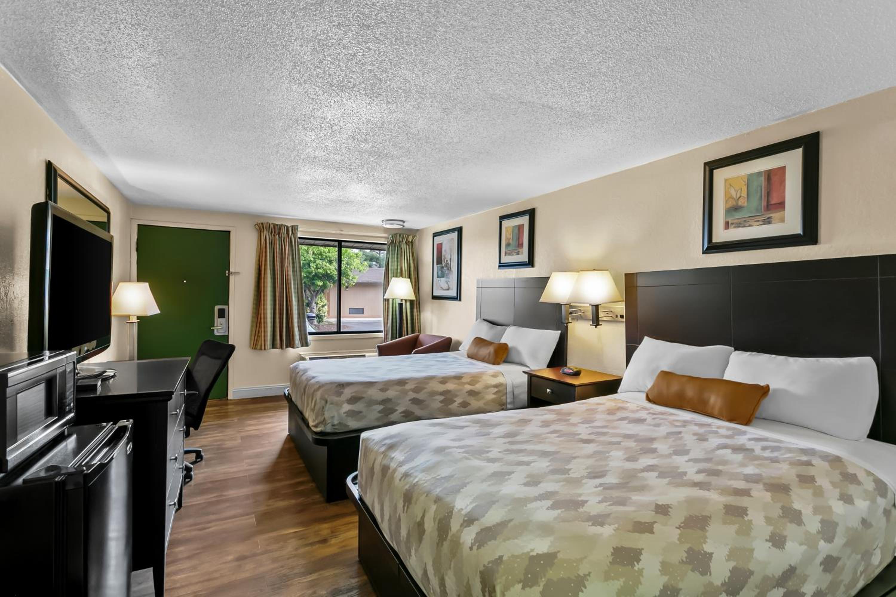 Double Room with Two Double Beds - Non-Smoking