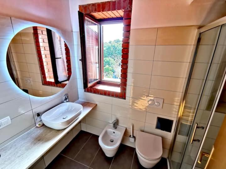 Three-Bedroom Apartment with Balcony