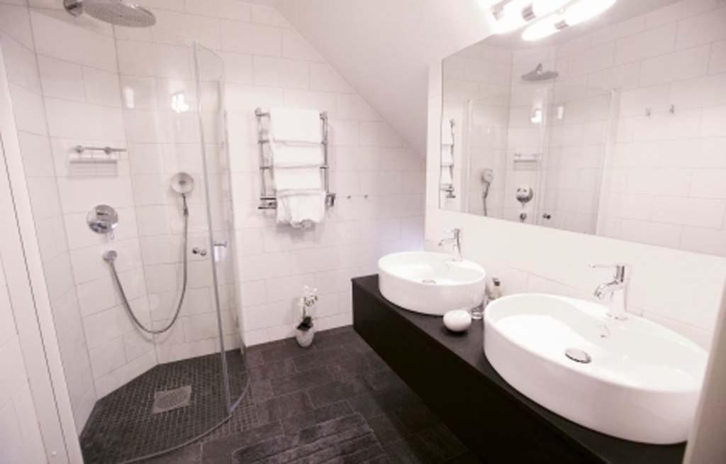Two-Bedroom Suite with Ocean View photo 2